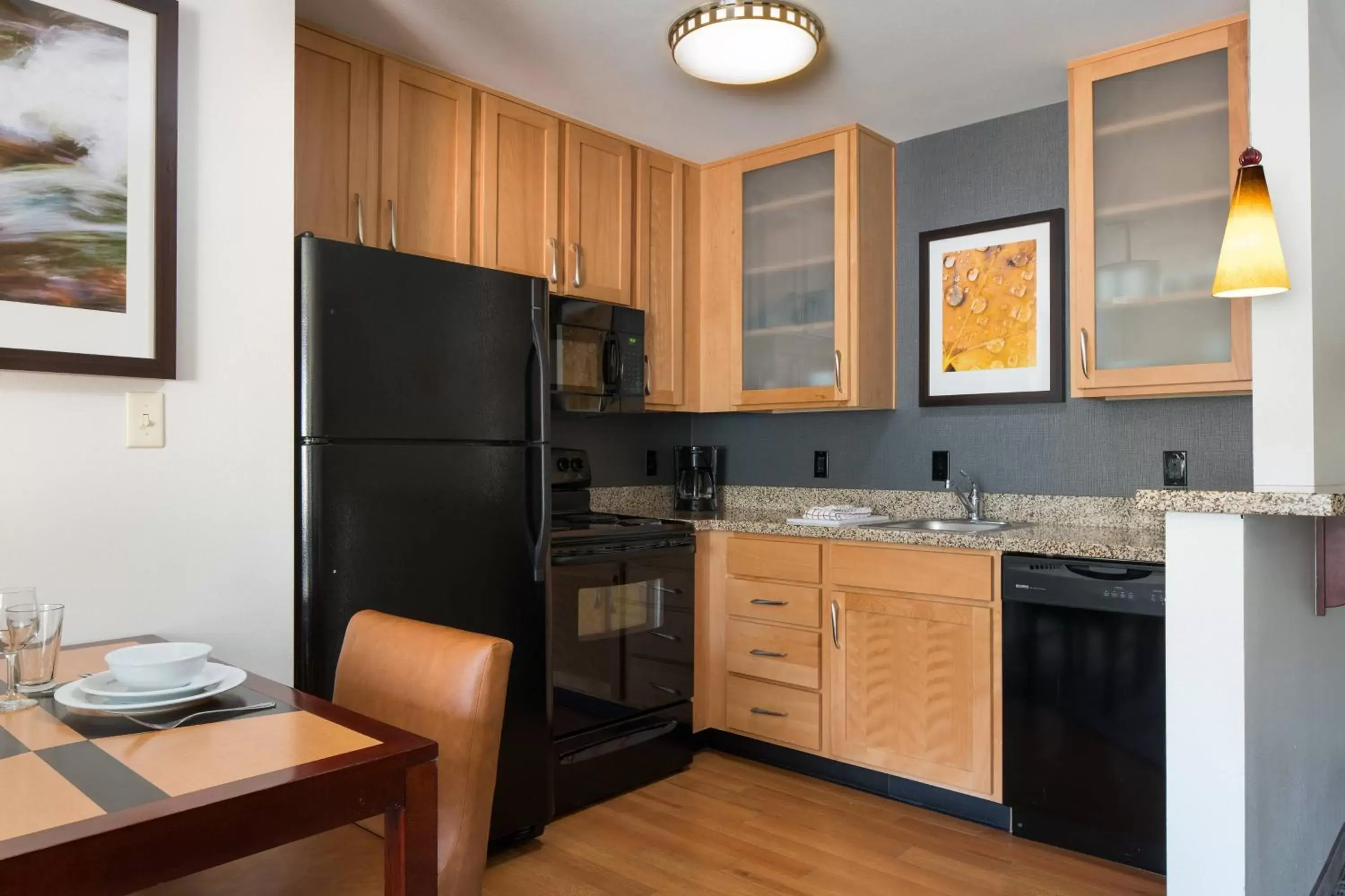 Bedroom, Kitchen/Kitchenette in Residence Inn Glenwood Springs