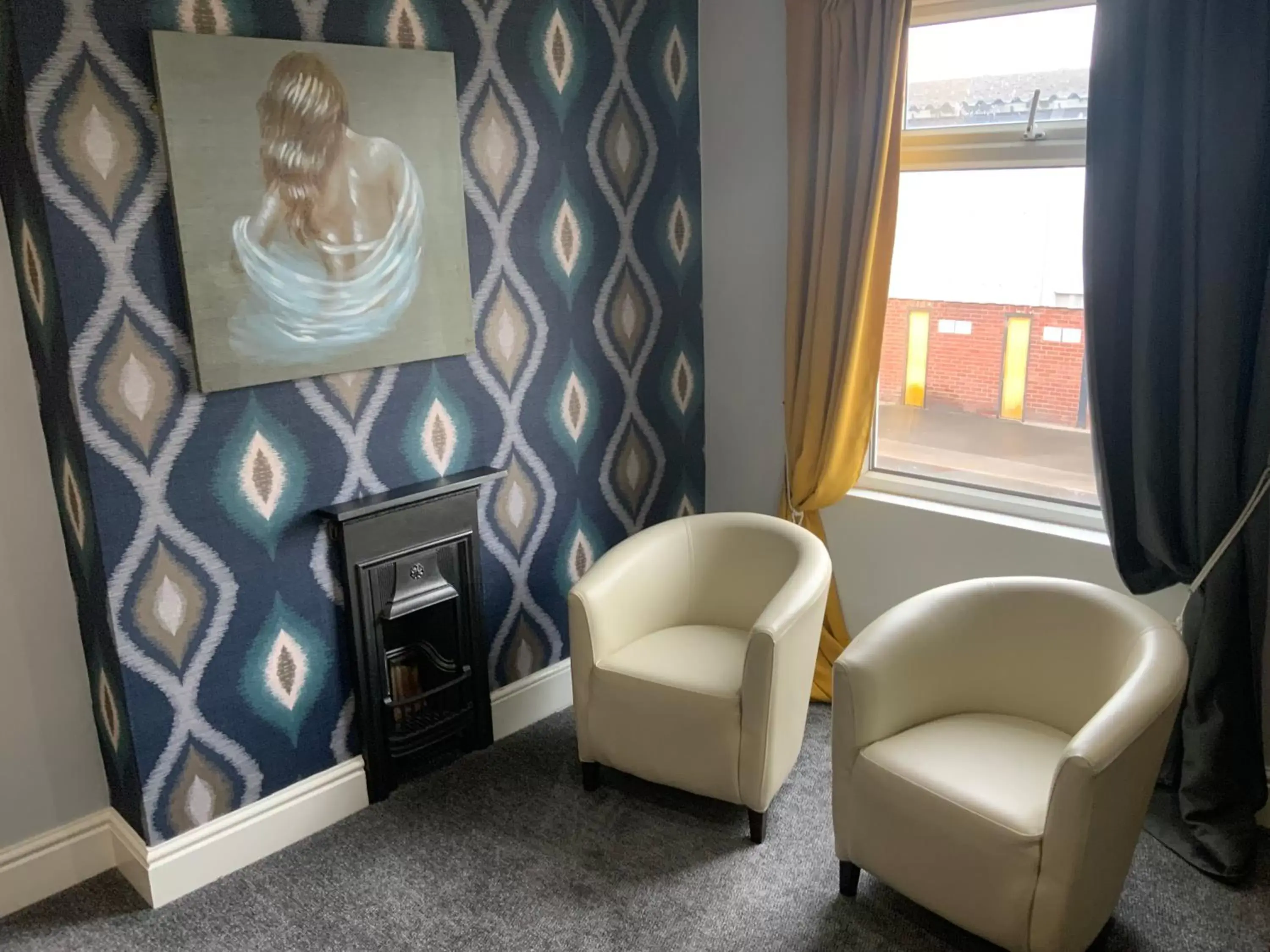 TV and multimedia, Seating Area in Wheldale Hotel