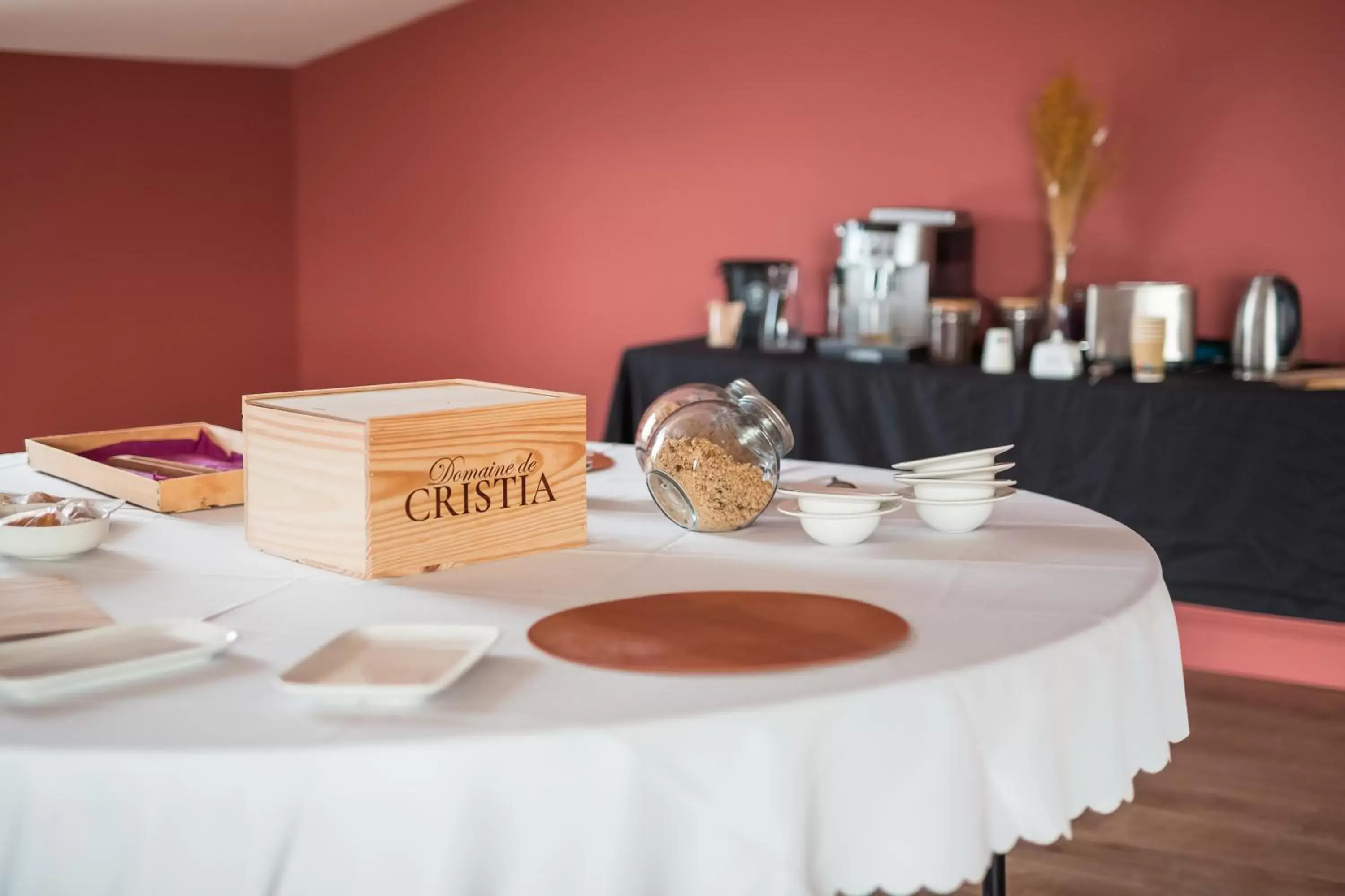 Banquet Facilities in Chambres d'hôtes - Domaine de Cristia