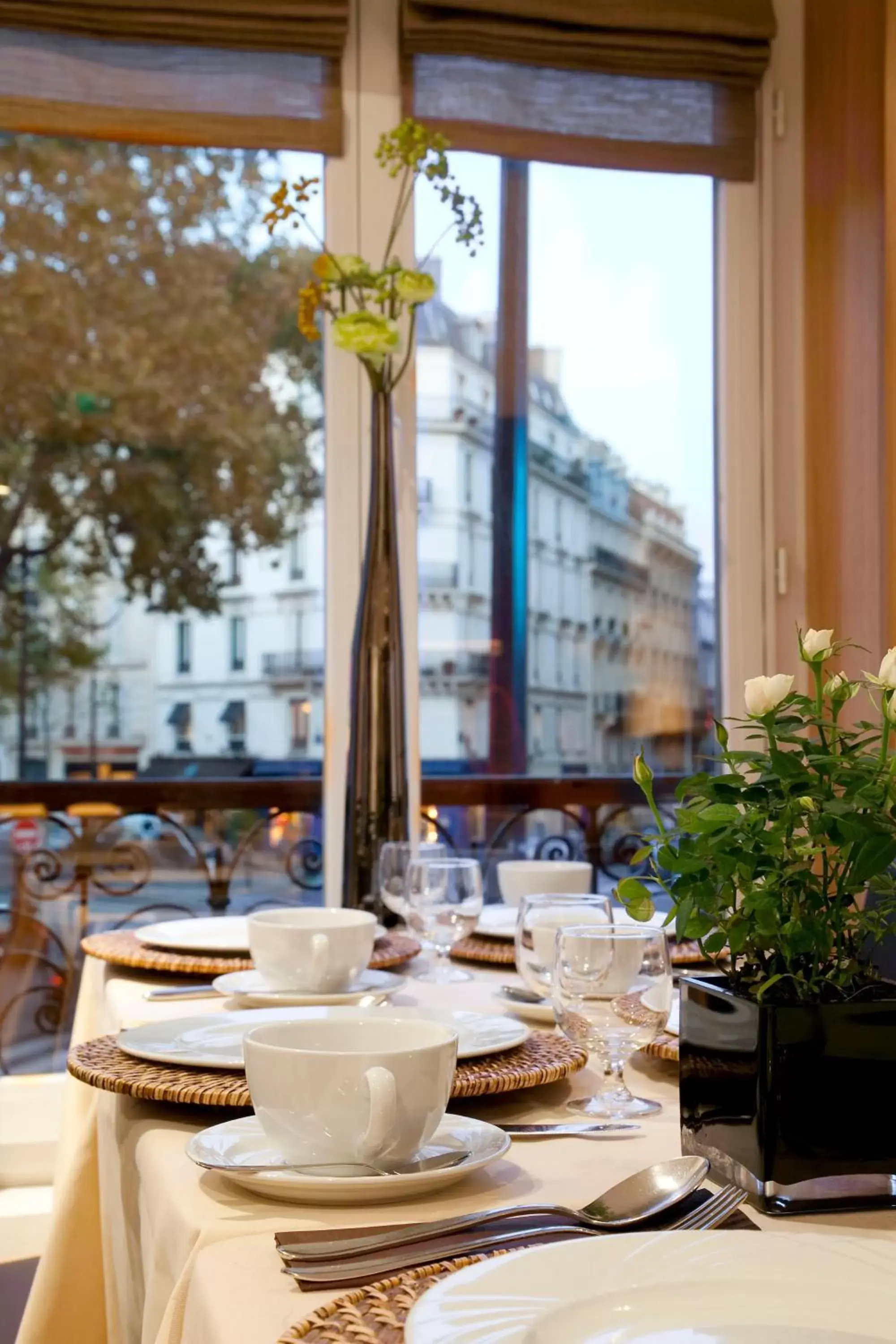 Lounge or bar, Restaurant/Places to Eat in Marceau Champs-Elysées