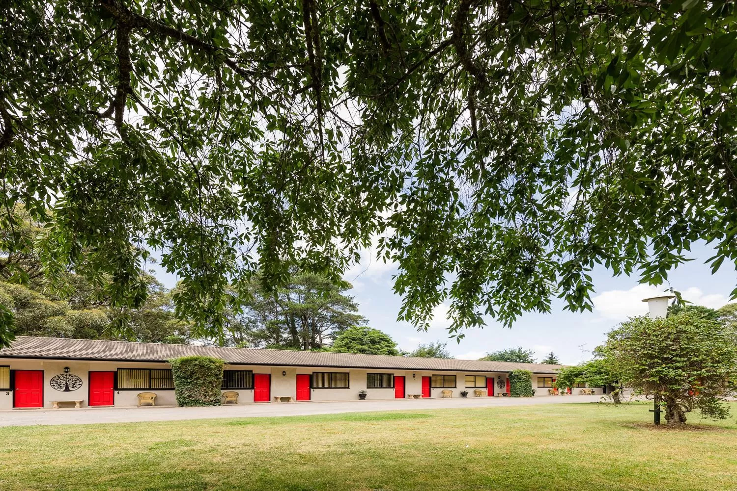 Property building in Bundanoon Country Inn Motel