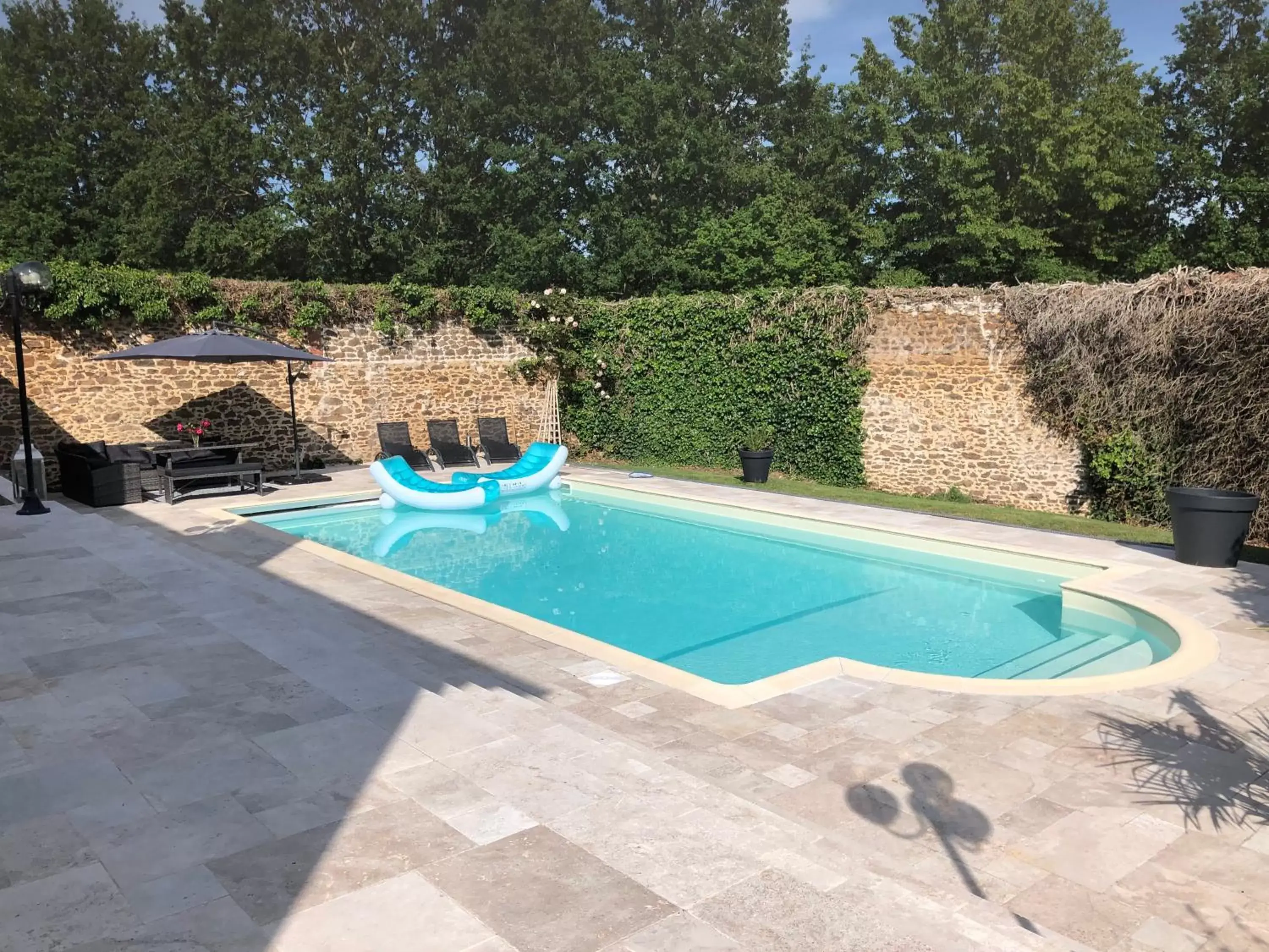 Spring, Swimming Pool in Magnifique Villa MY