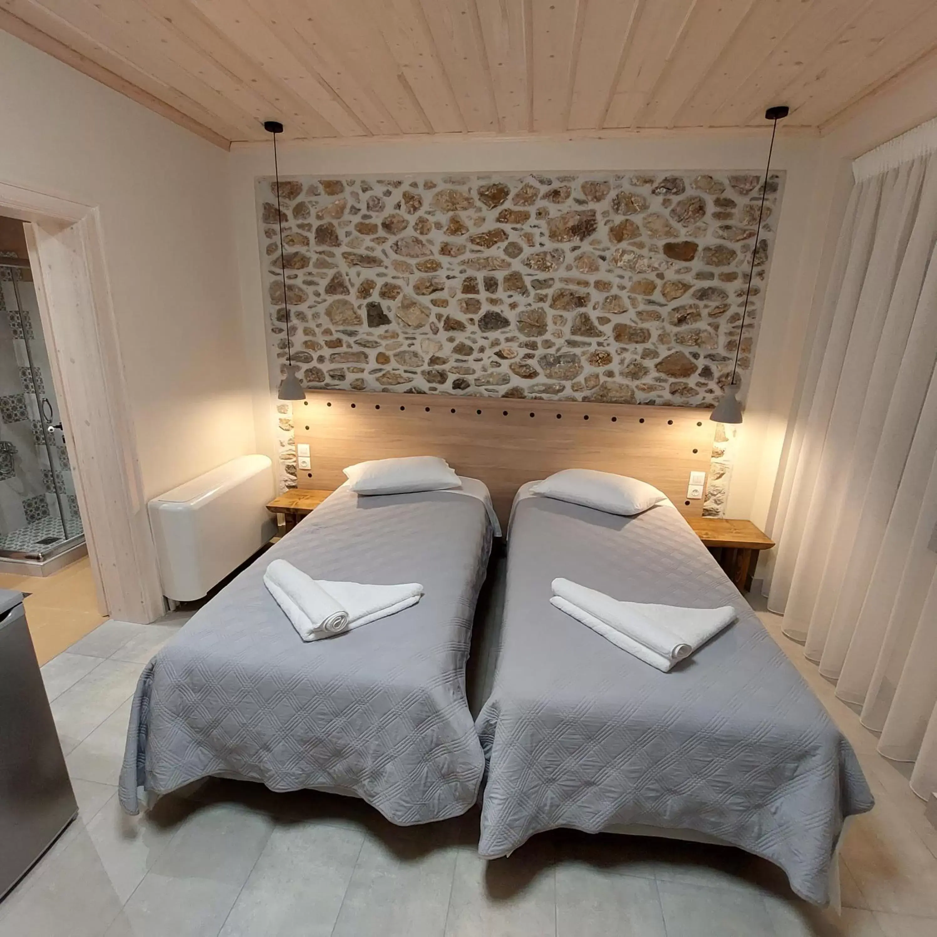 Budget Twin Room in Neon Budget Twin Room in Neon