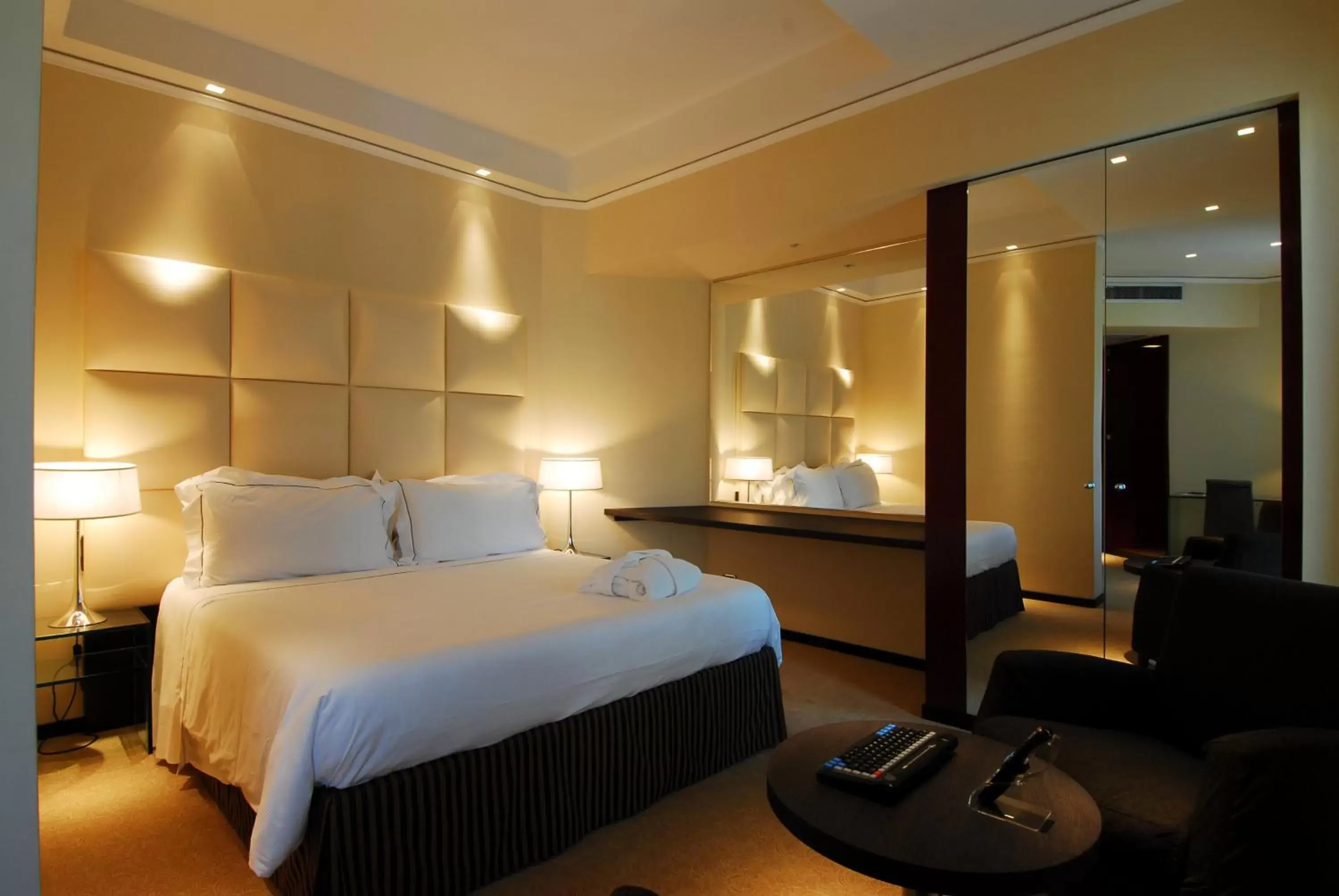 Bed in Cosmopolitan Hotel
