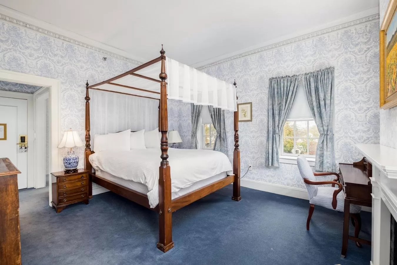 Bed in Simsbury 1820 House