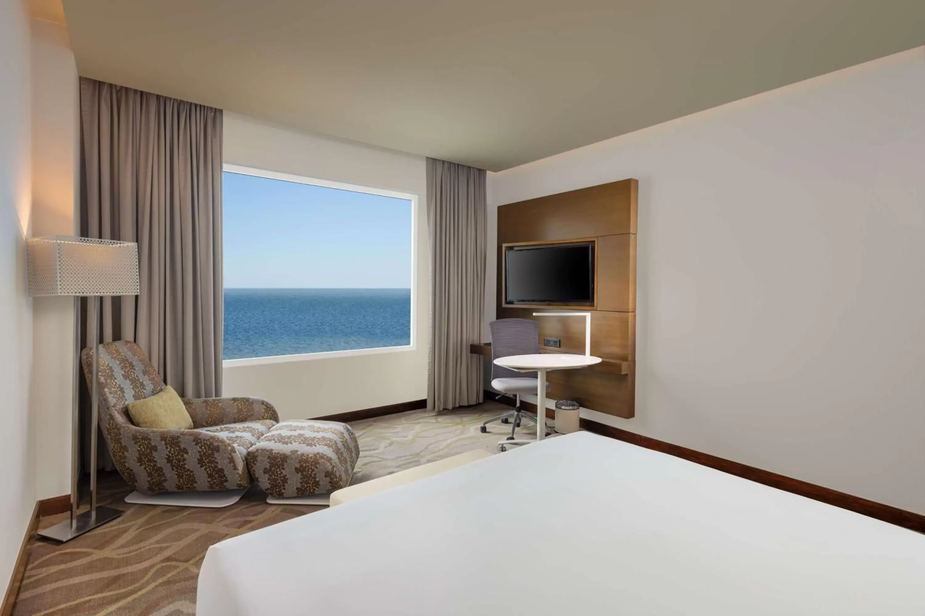 Bedroom, Sea View in Radisson Hotel Colombo