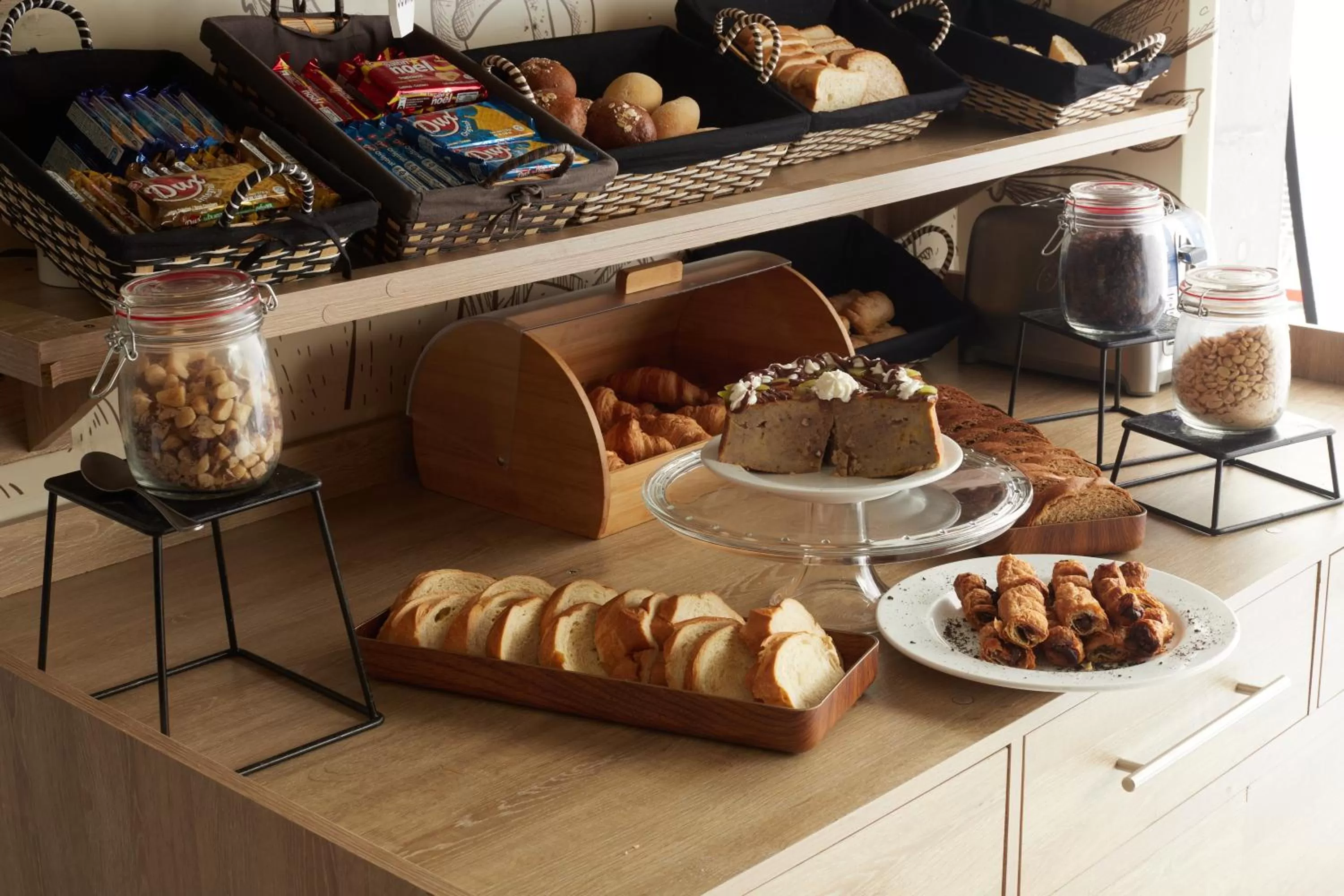 Breakfast in Hotel Ibis Cali Granada