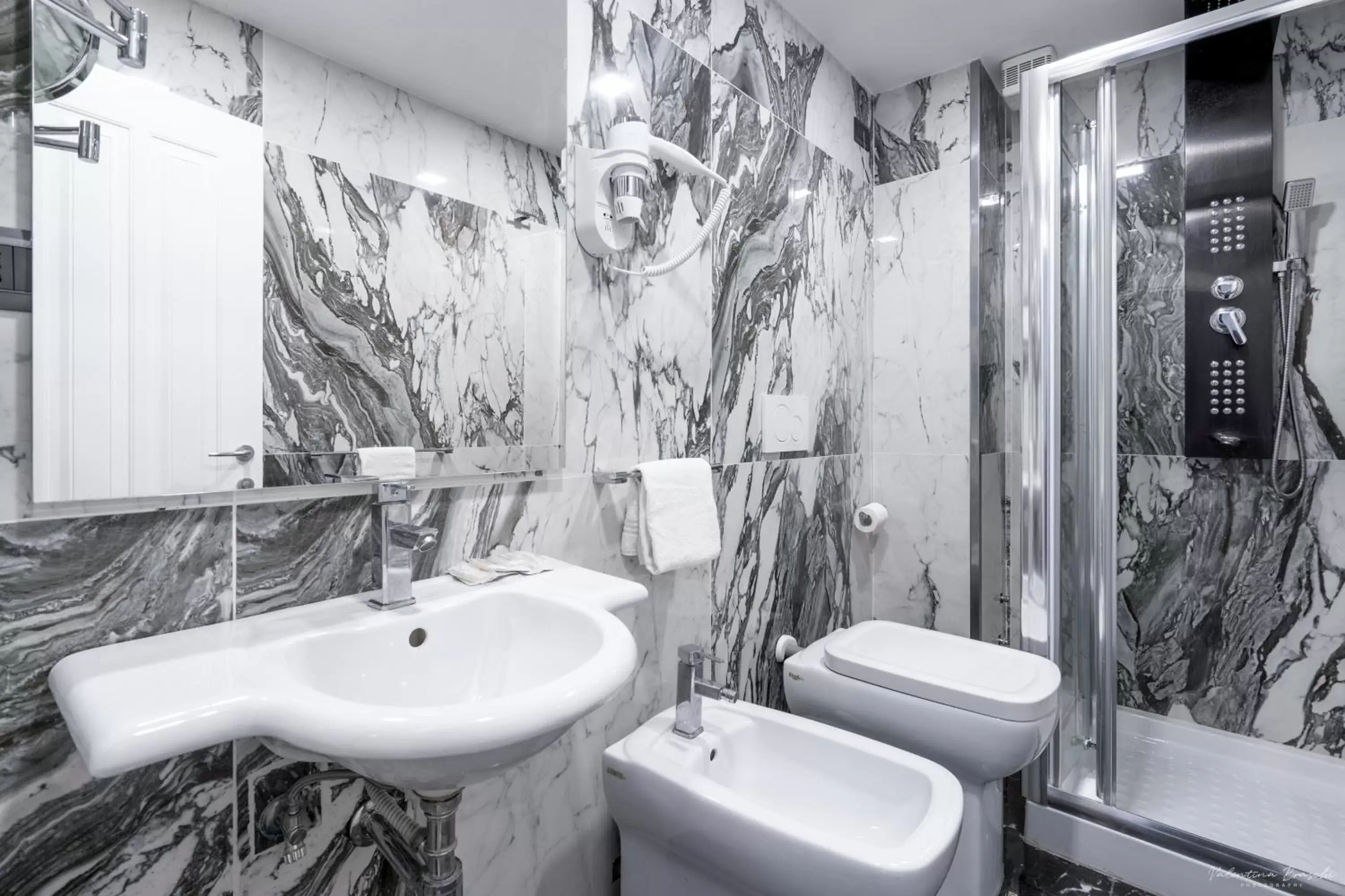 Bathroom in Hotel Spagna