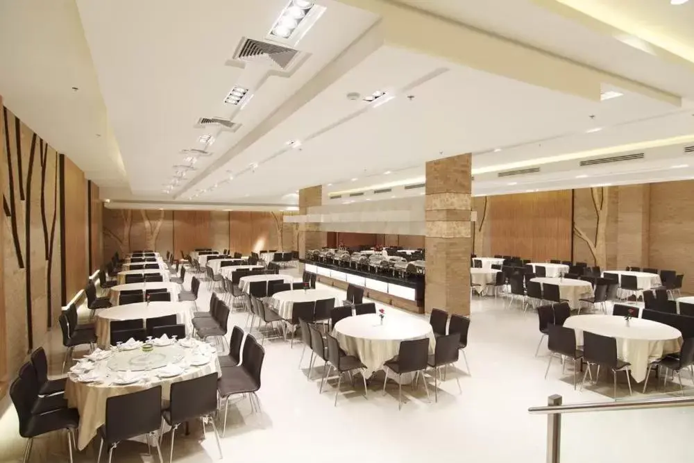 Restaurant/Places to Eat in Chiangmai Grandview Hotel & Convention Center - SHA Extra Plus