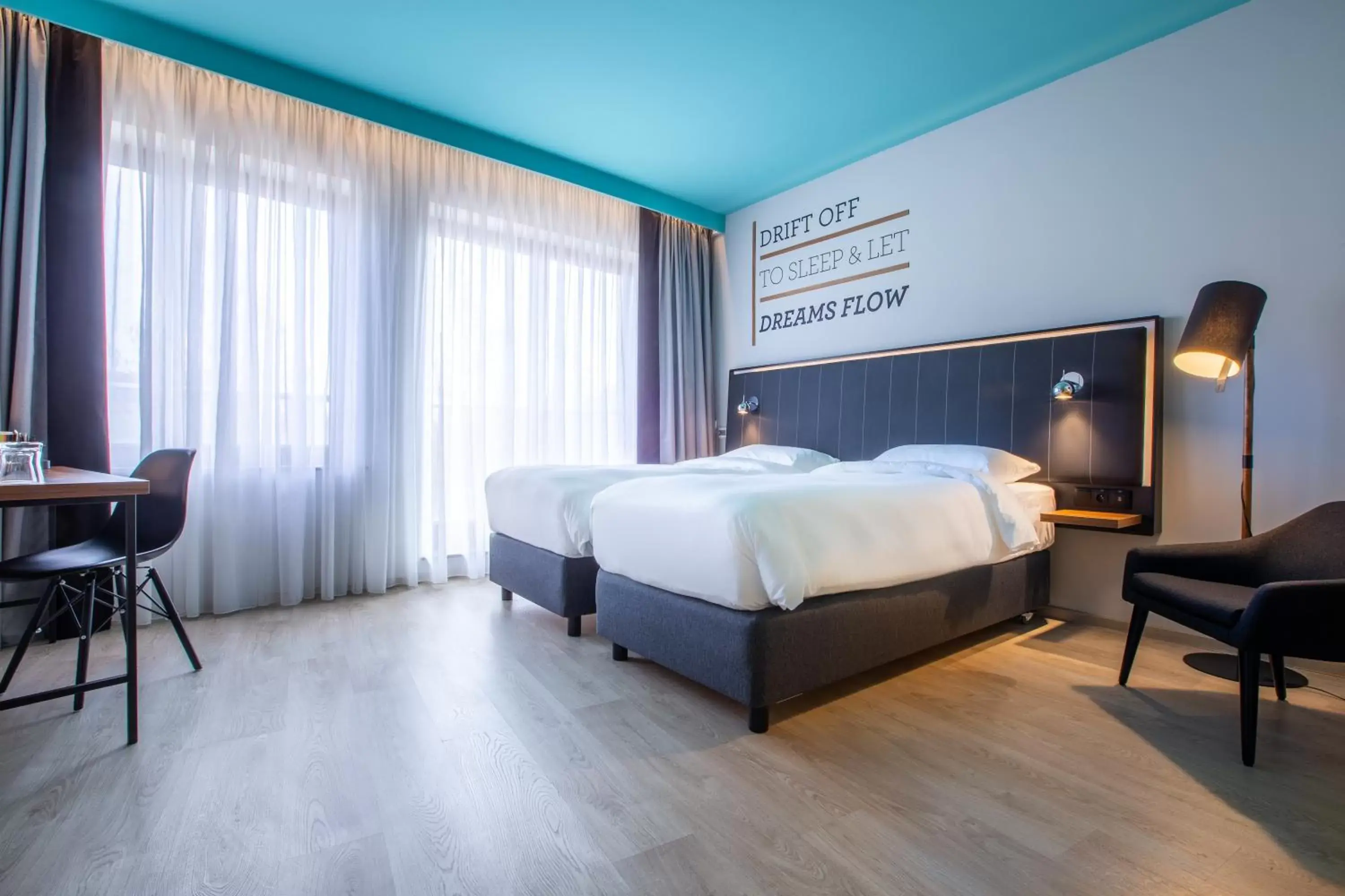 Bed in Park Inn by Radisson Poznan