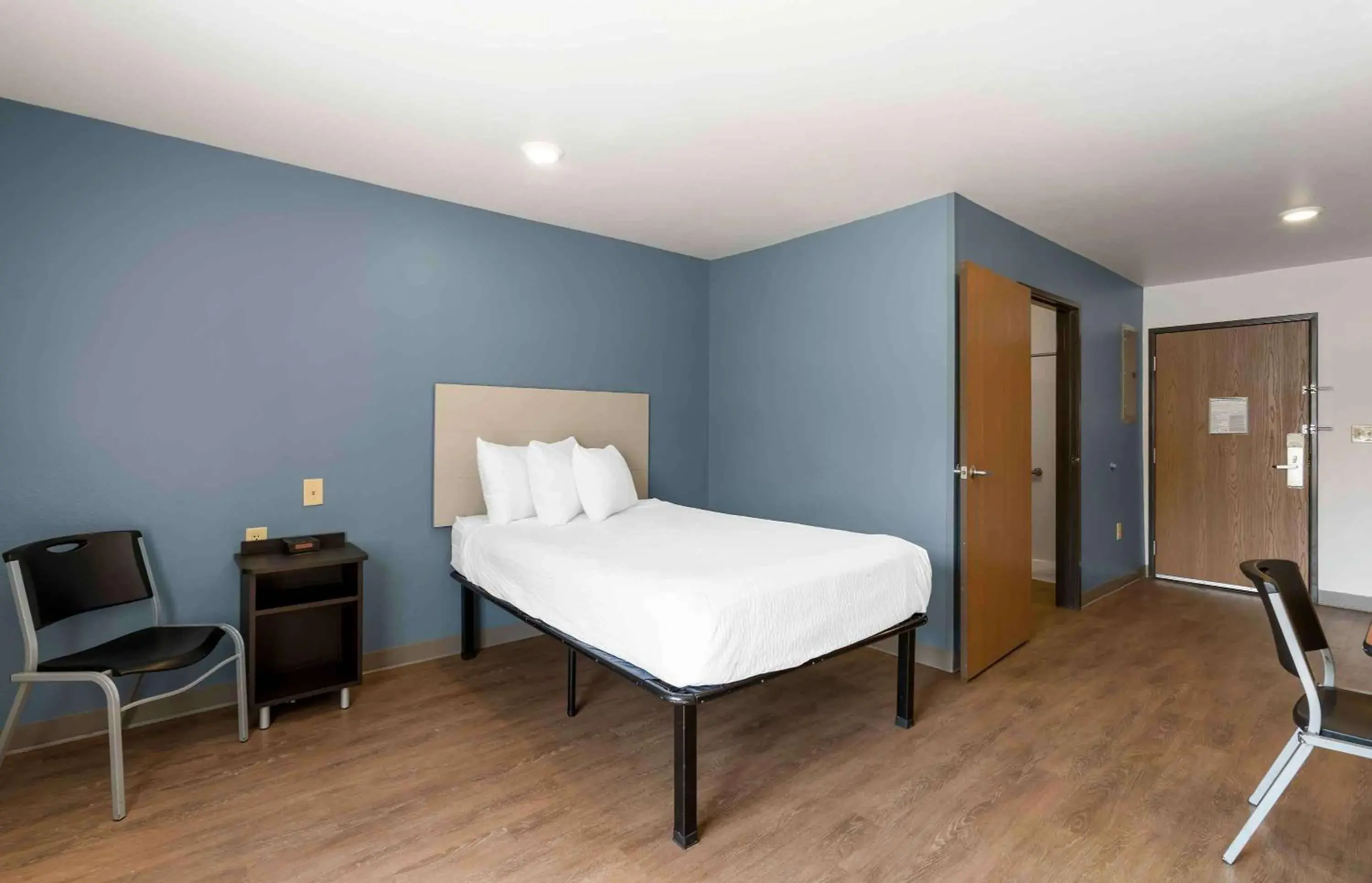 Bedroom, Bed in Extended Stay America Select Suites - Lakeland