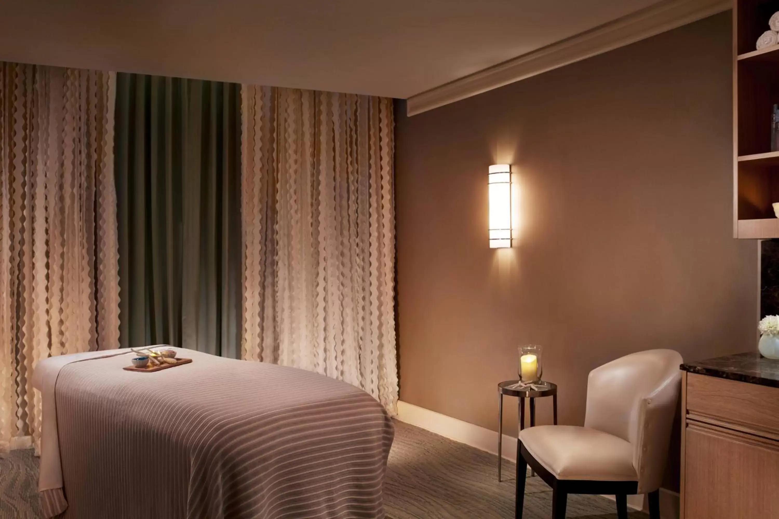 Spa and wellness centre/facilities, Bed in The Ritz-Carlton, Fort Lauderdale