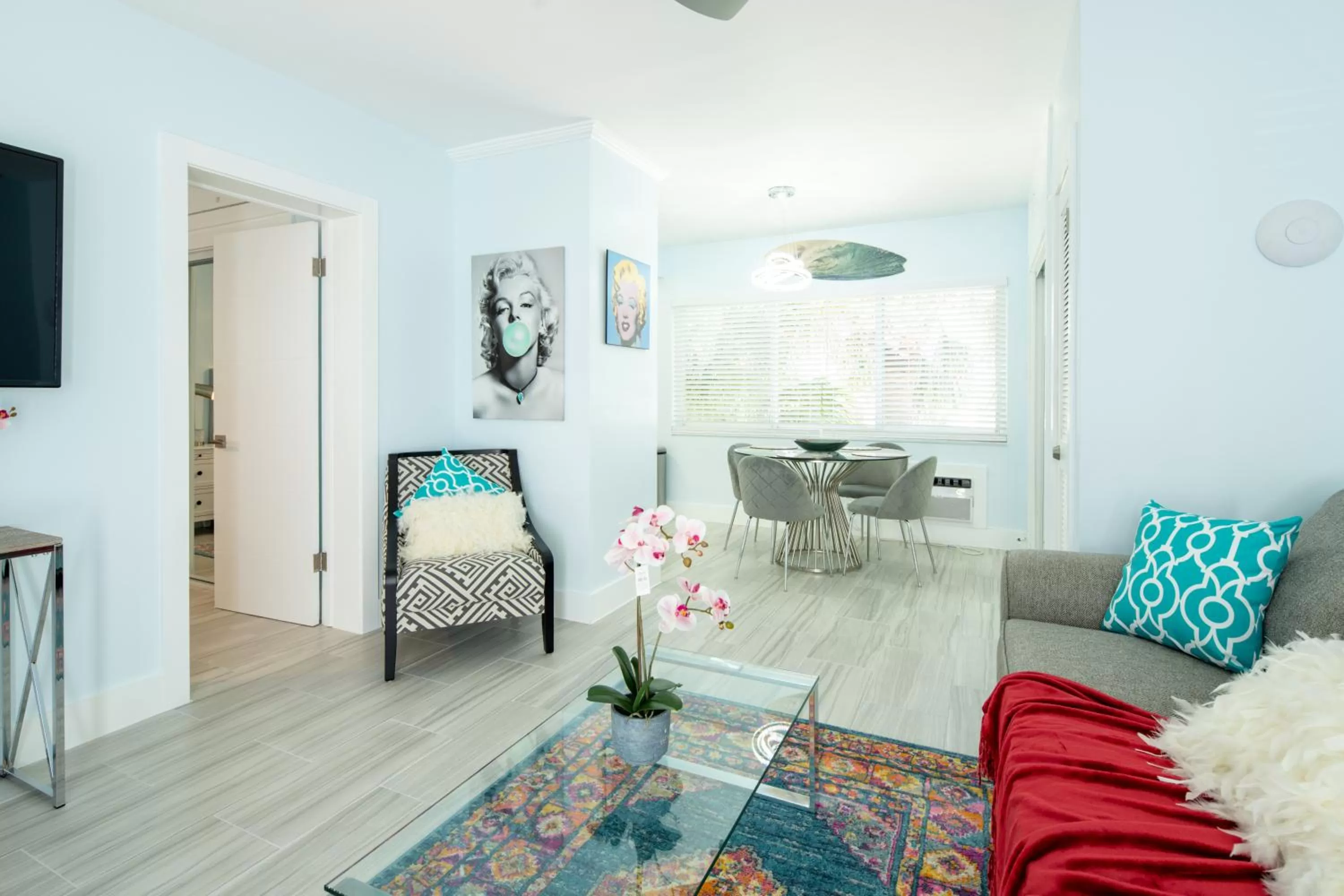 Living room in The Surf Hollywood Beach