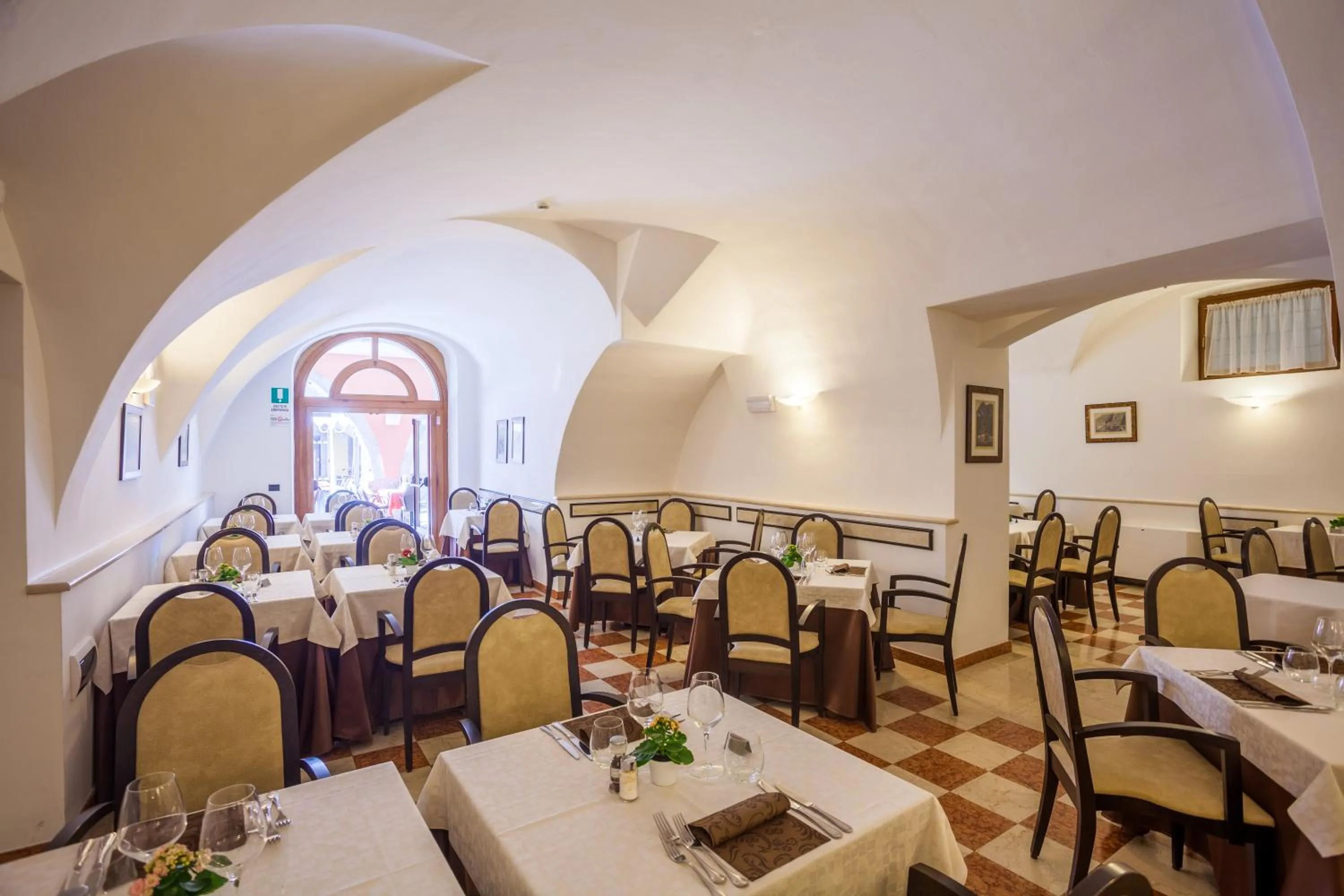 Restaurant/places to eat in Hotel Portici - Romantik & Wellness