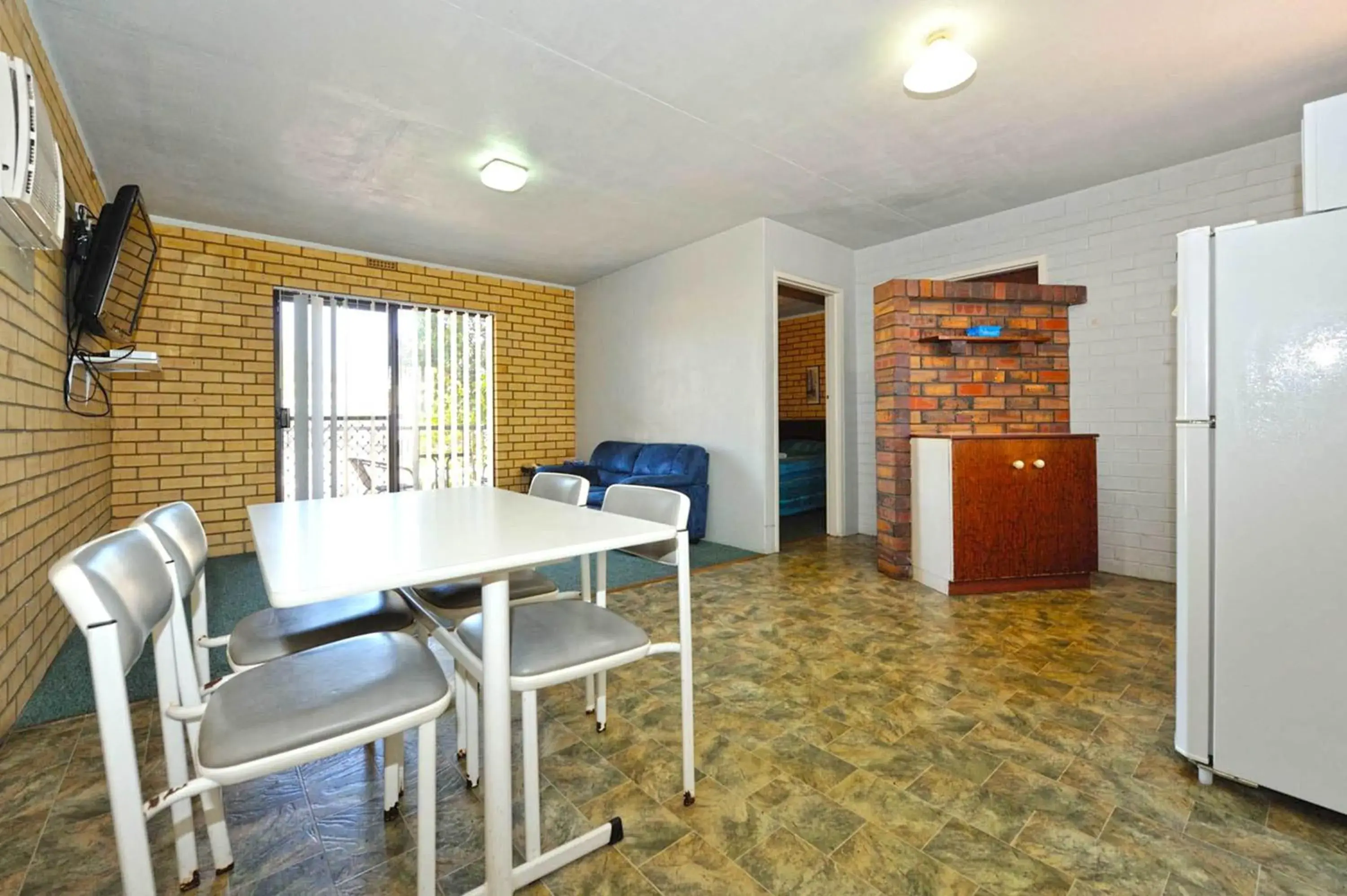 Day, Dining Area in Abrolhos Reef Lodge