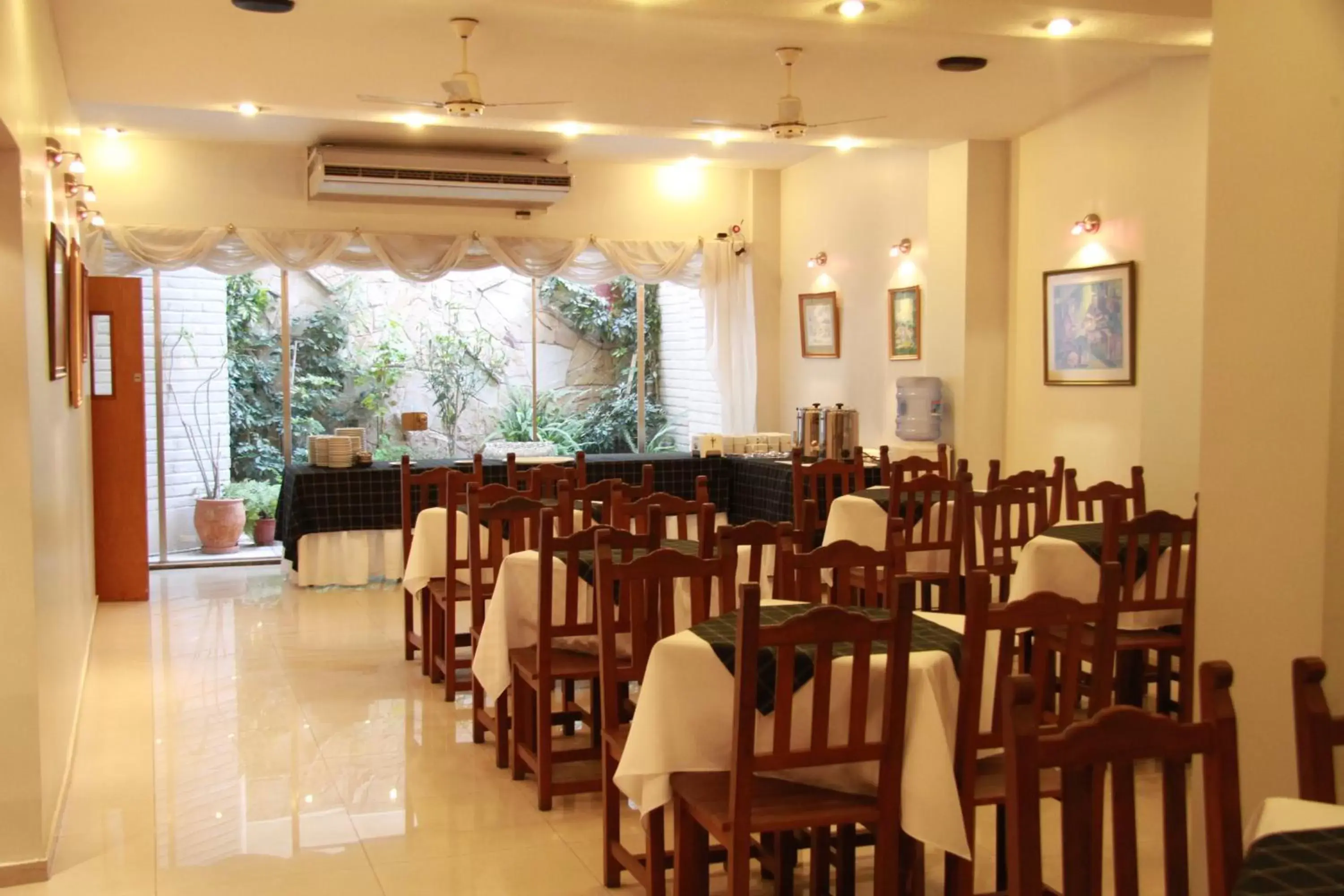 Lounge or bar in Kalton Lounge or bar in Kalton