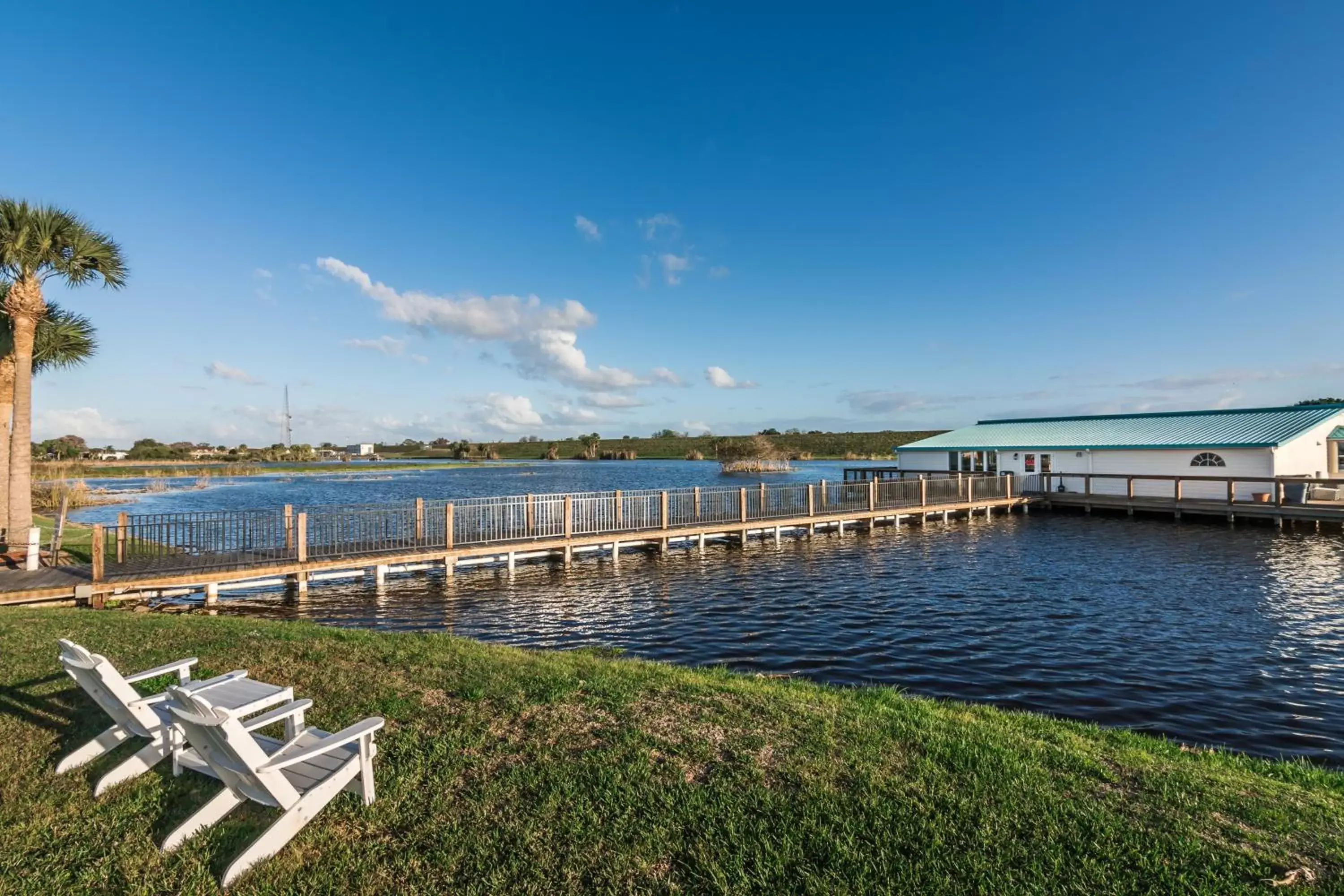 Lake view in Days Inn & Suites by Wyndham Lake Okeechobee