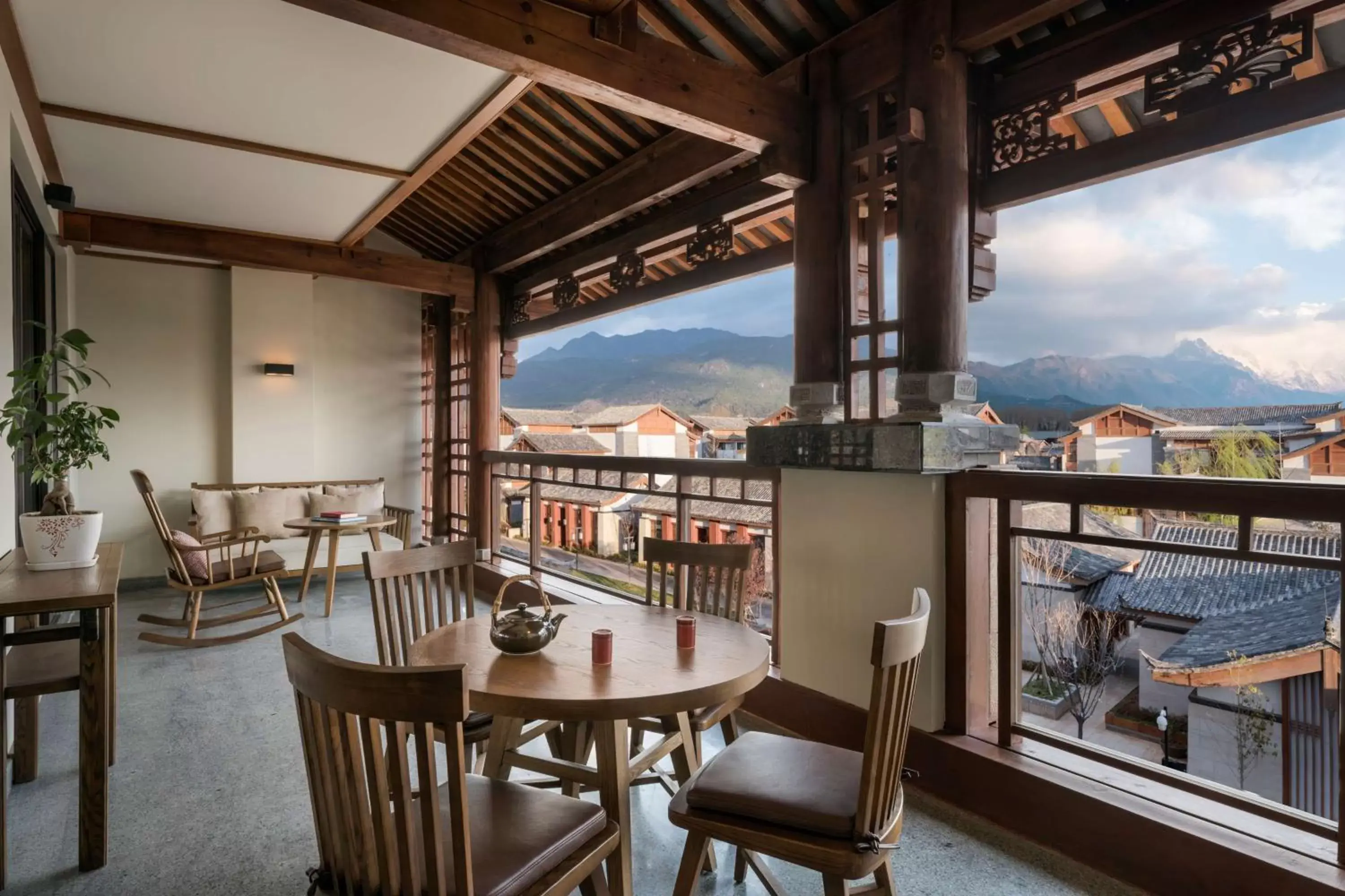 Photo of the whole room in Jinmao Hotel Lijiang, the Unbound Collection by Hyatt