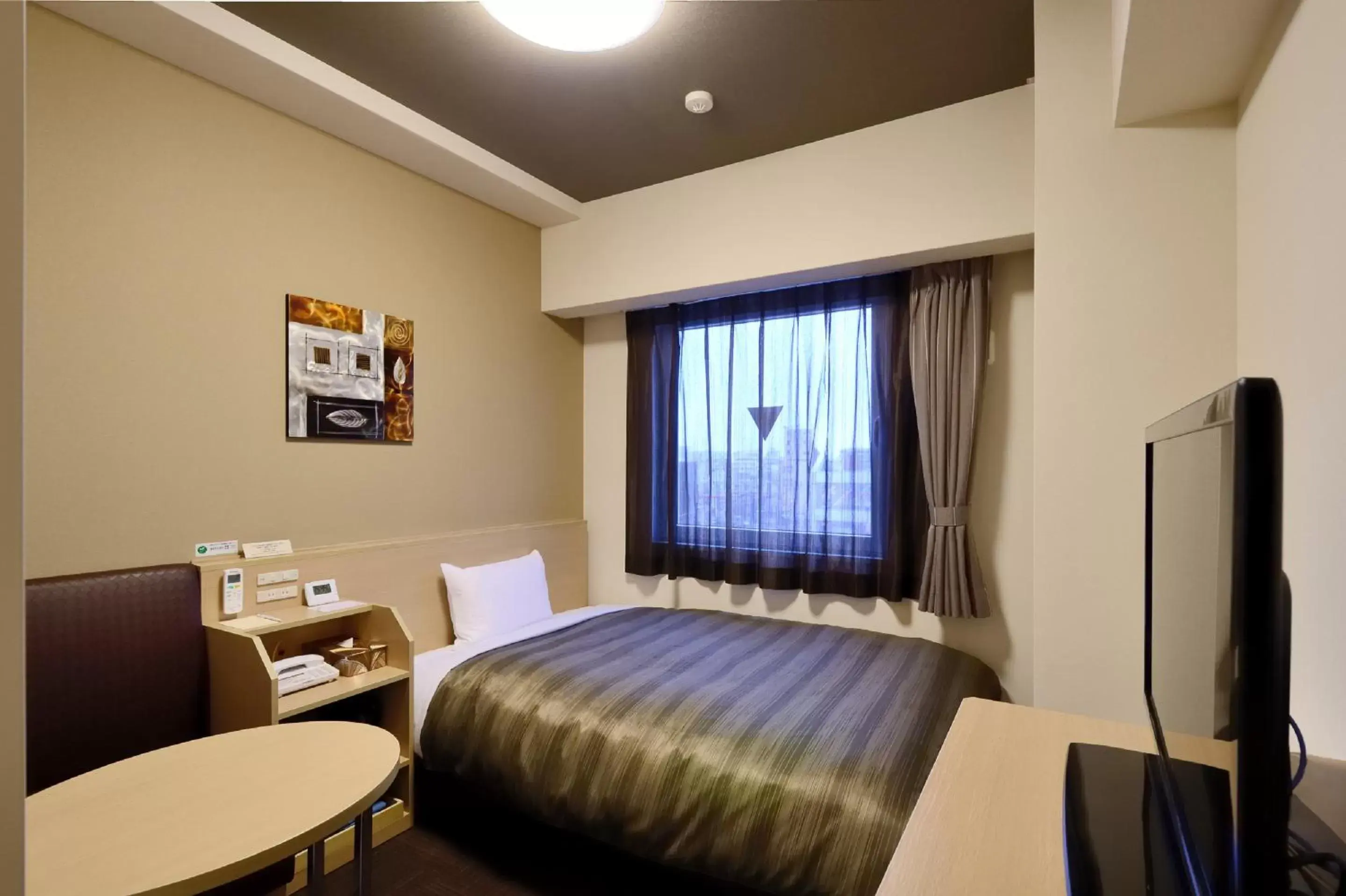 Bed in Hotel Route-Inn Sakaide-Kita Inter