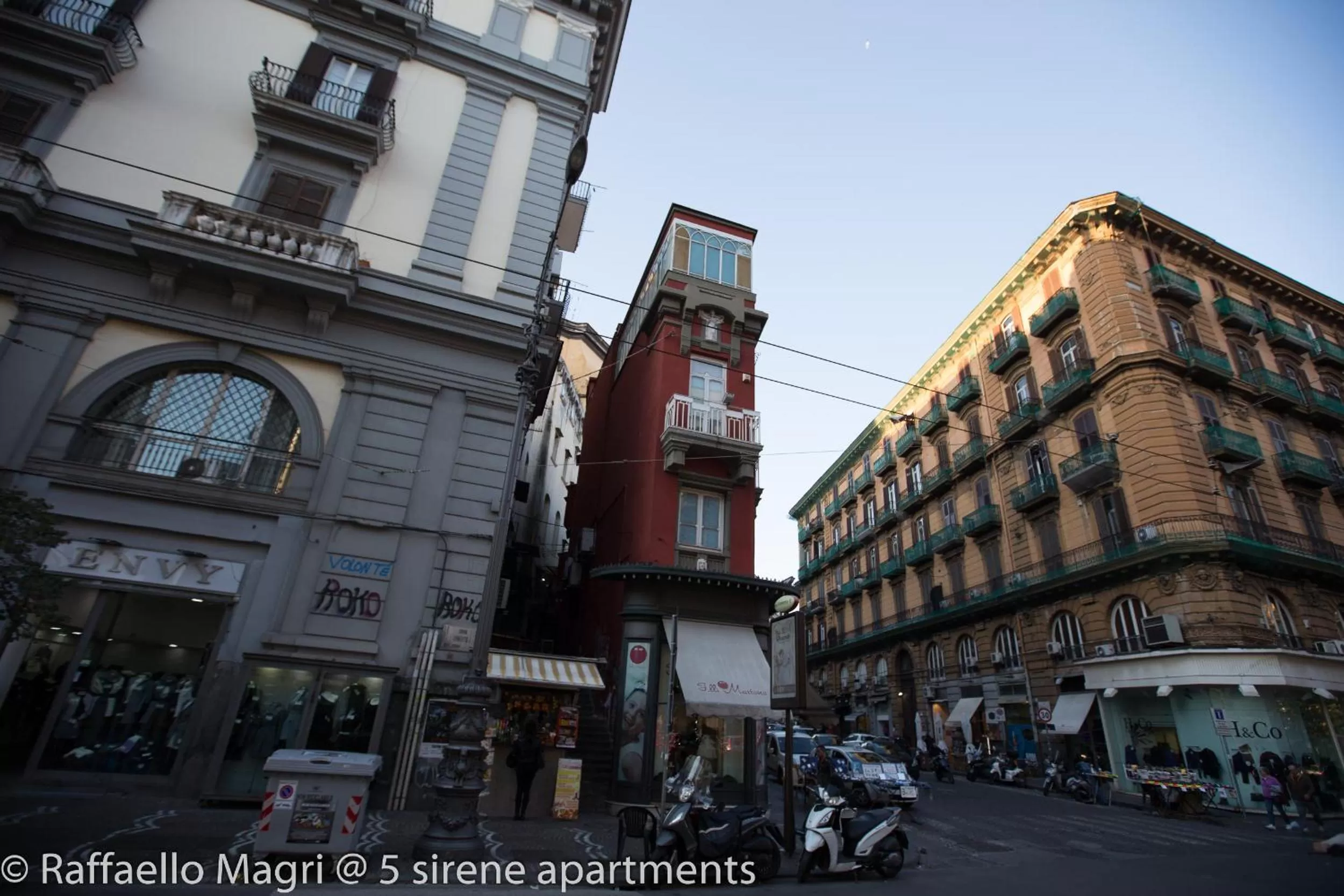 Nearby landmark in 5 sirene