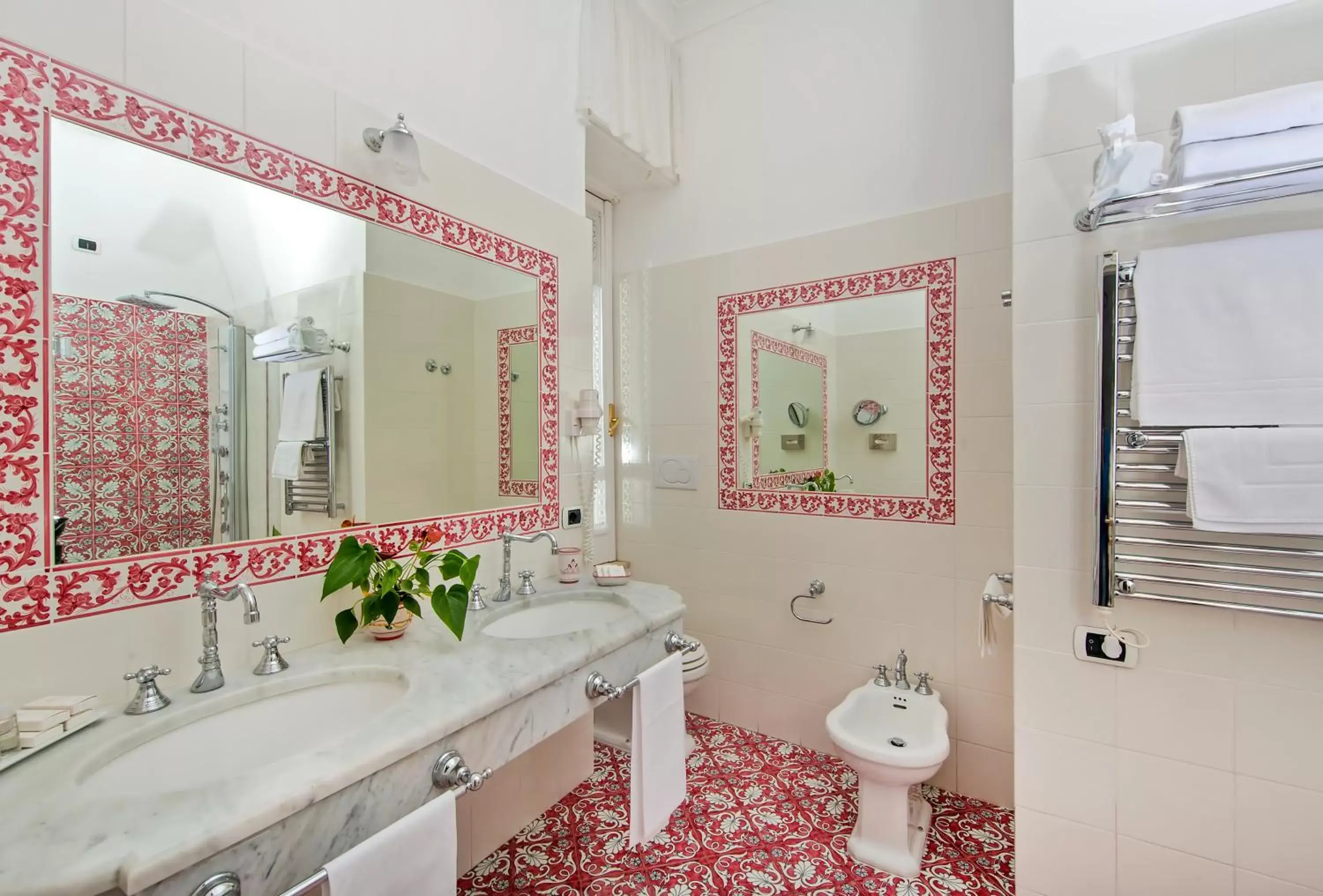 Bathroom in Hotel Villa Garden