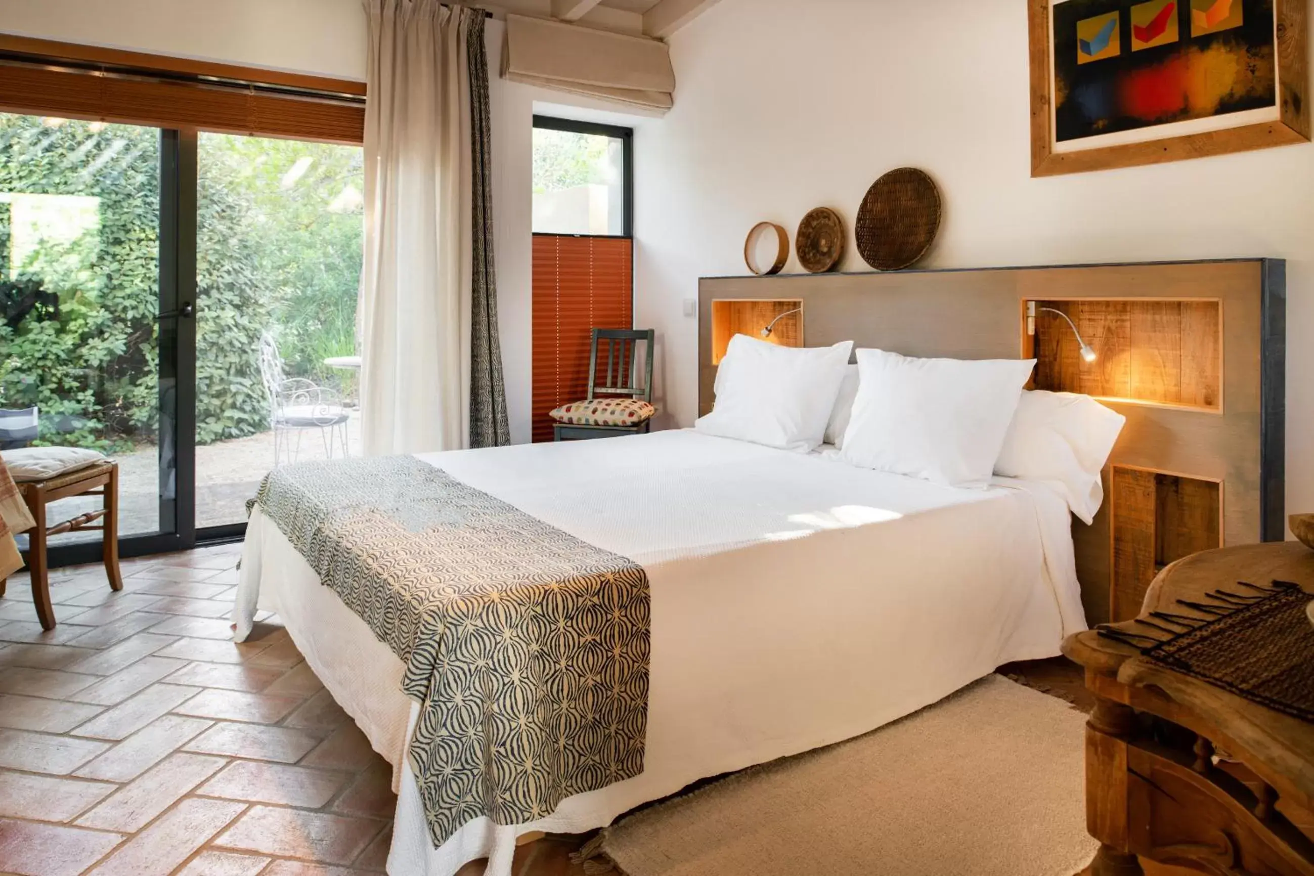 Shower, Bed in Altanure - Casa Terra Ecological Boutique Hotel