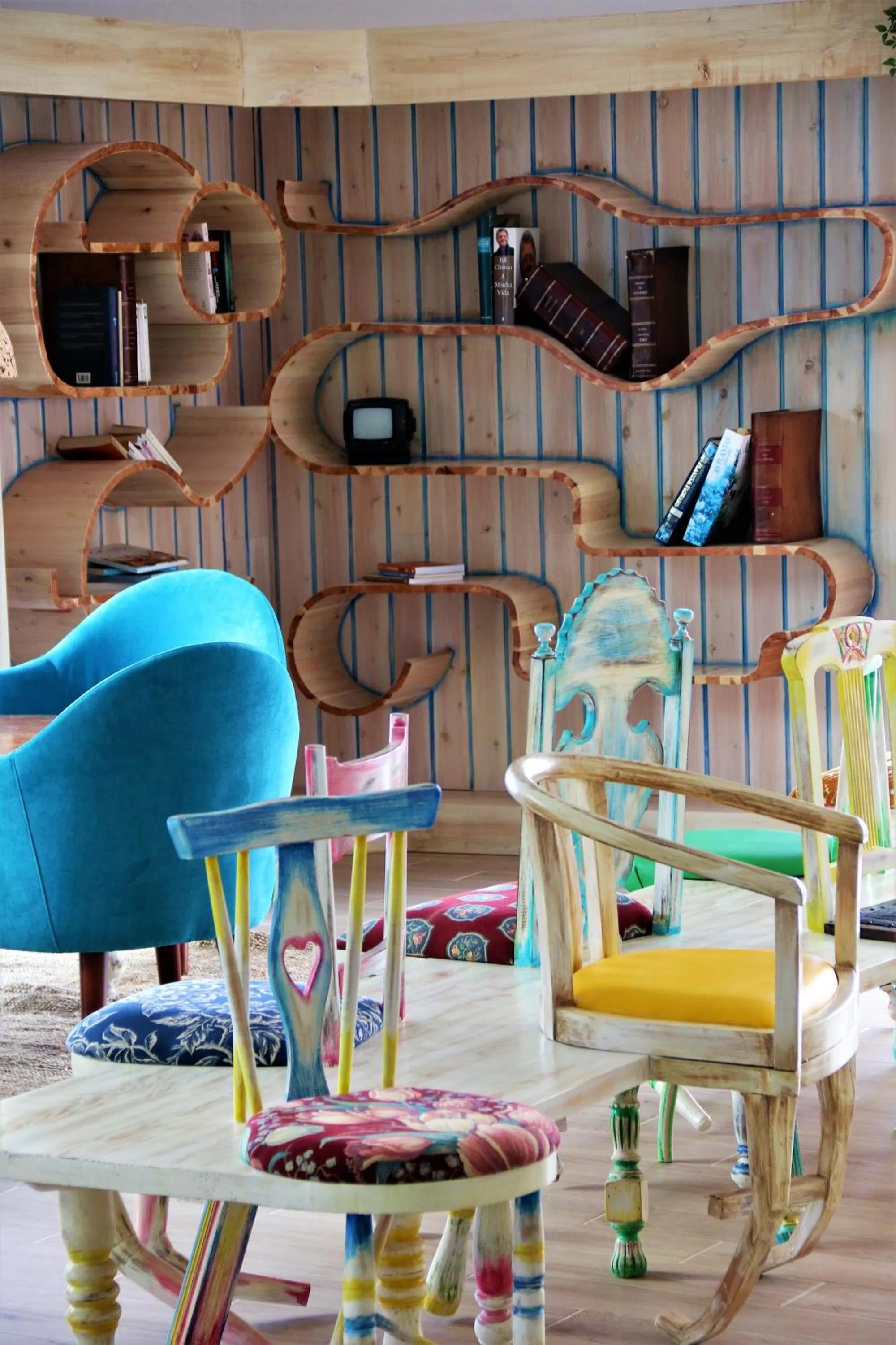 Communal lounge/ TV room in Authentic Tavira Hotel