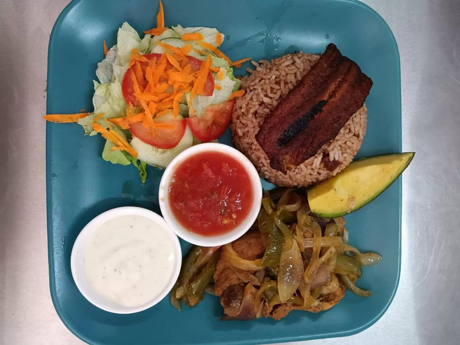 Restaurant/places to eat in Sunshine View Hotel and Restaurant