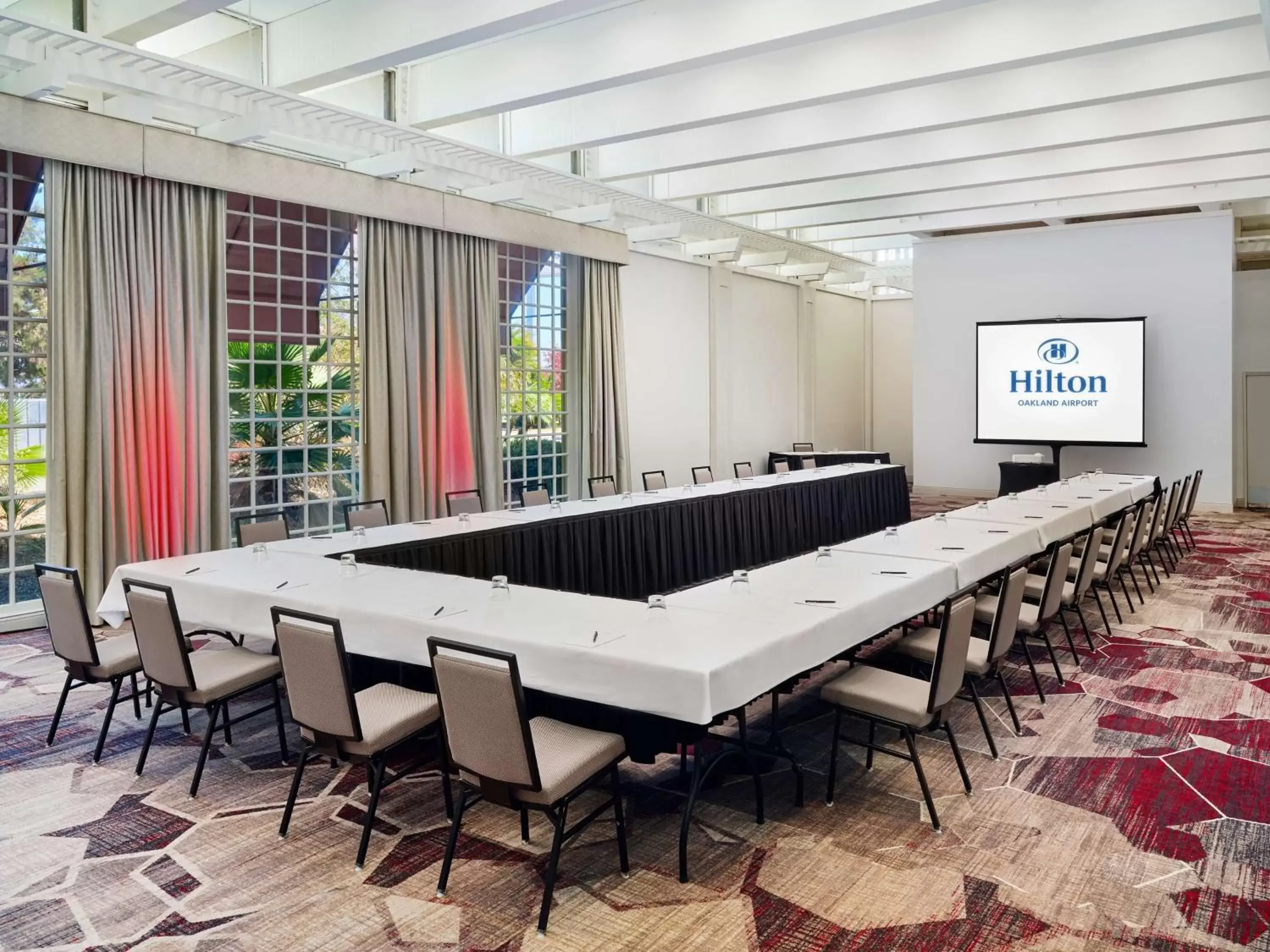 Meeting/conference room in Hilton Oakland Airport