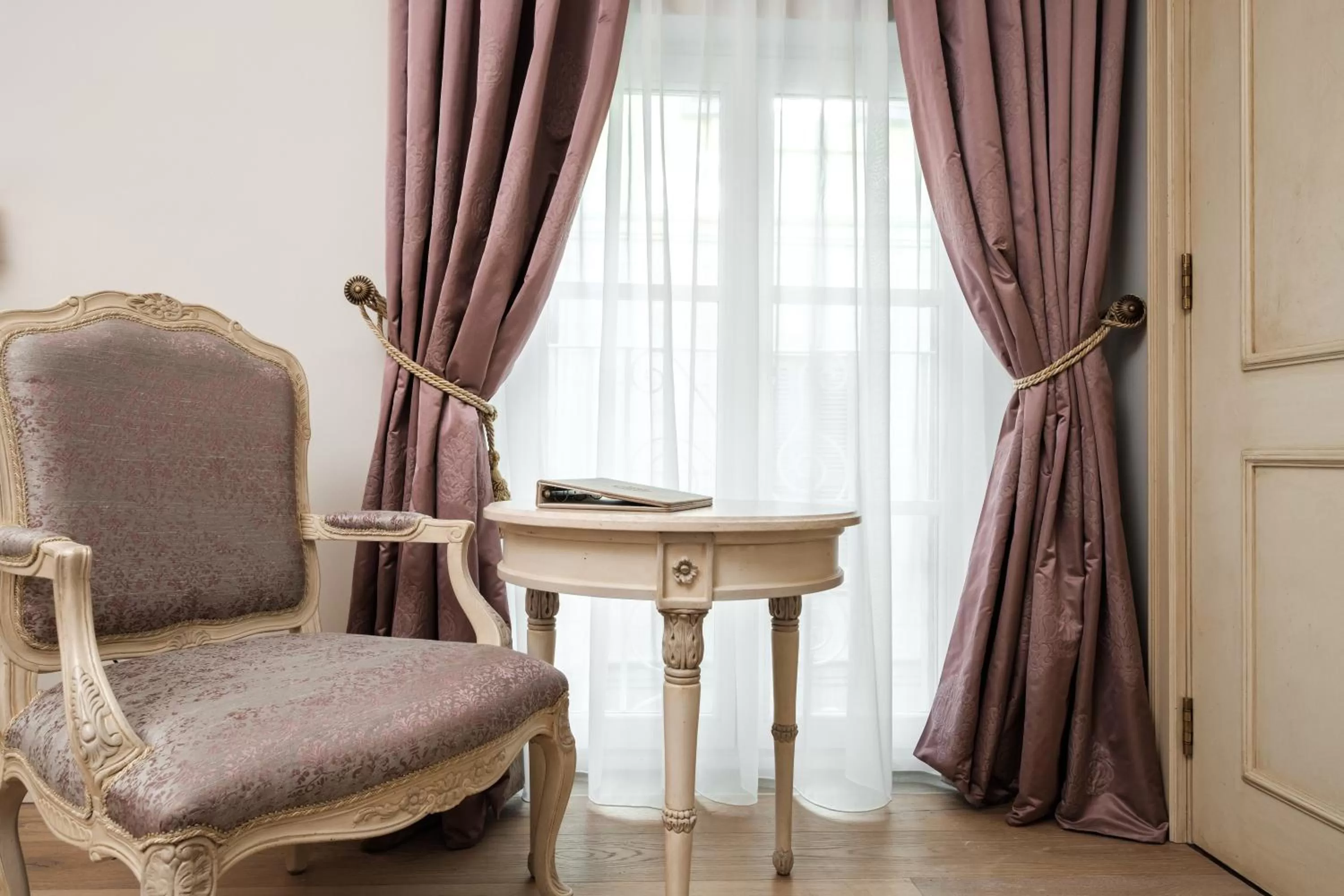 Decorative detail in Domus Zamittello