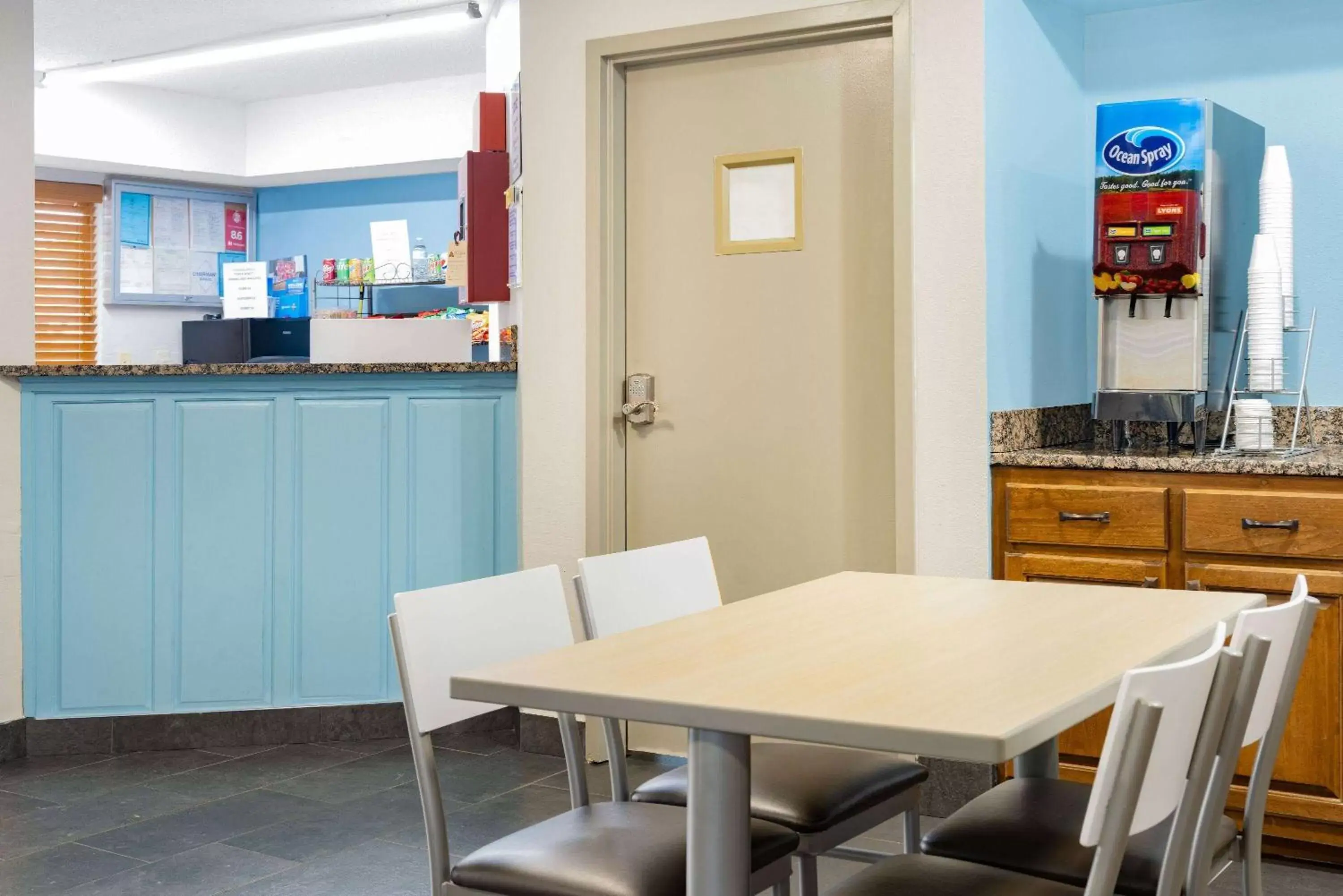 Lobby or reception in Days Inn by Wyndham Hamilton Lobby or reception in Days Inn by Wyndham Hamilton