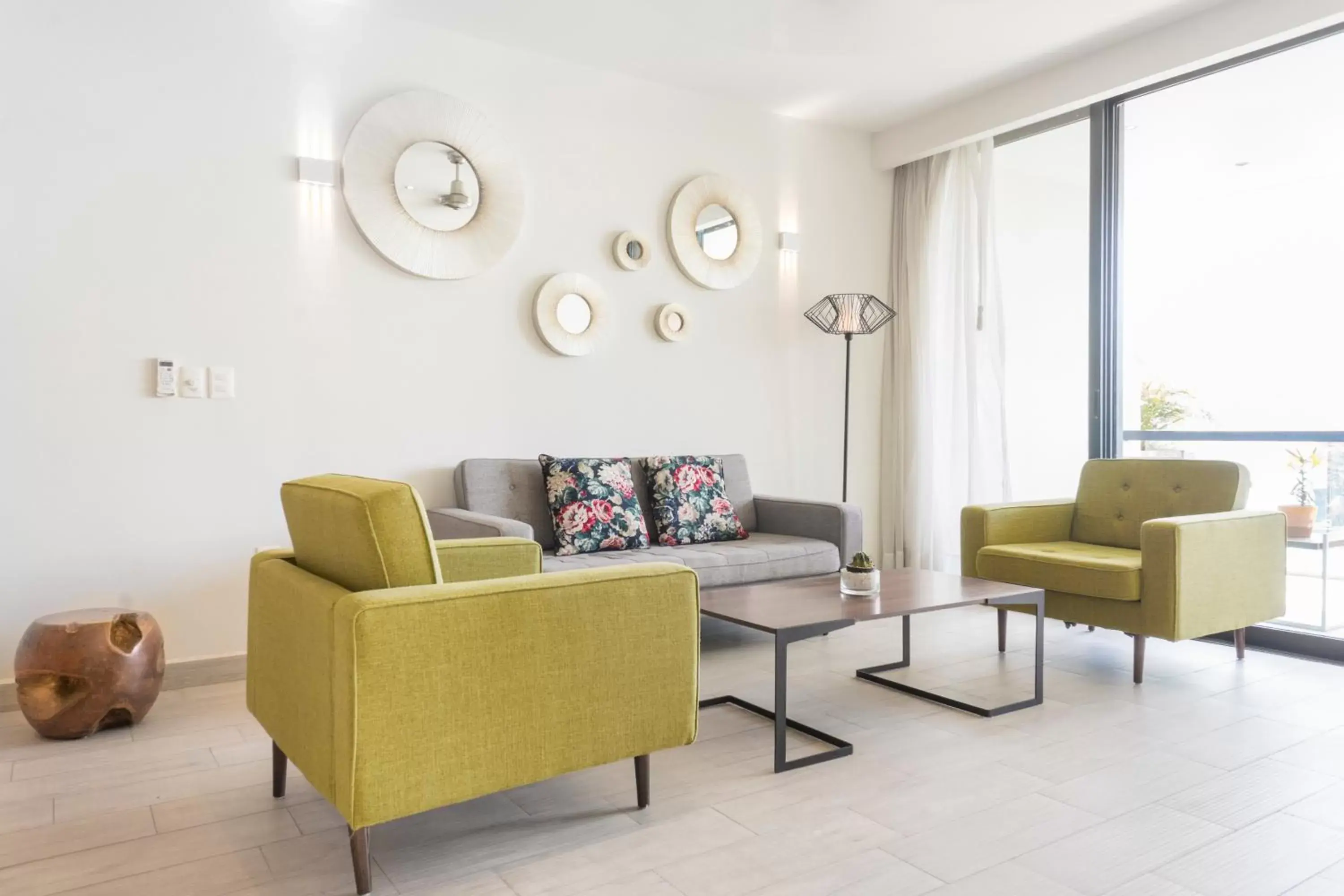 Living room, Seating Area in Opal Suites Apartments