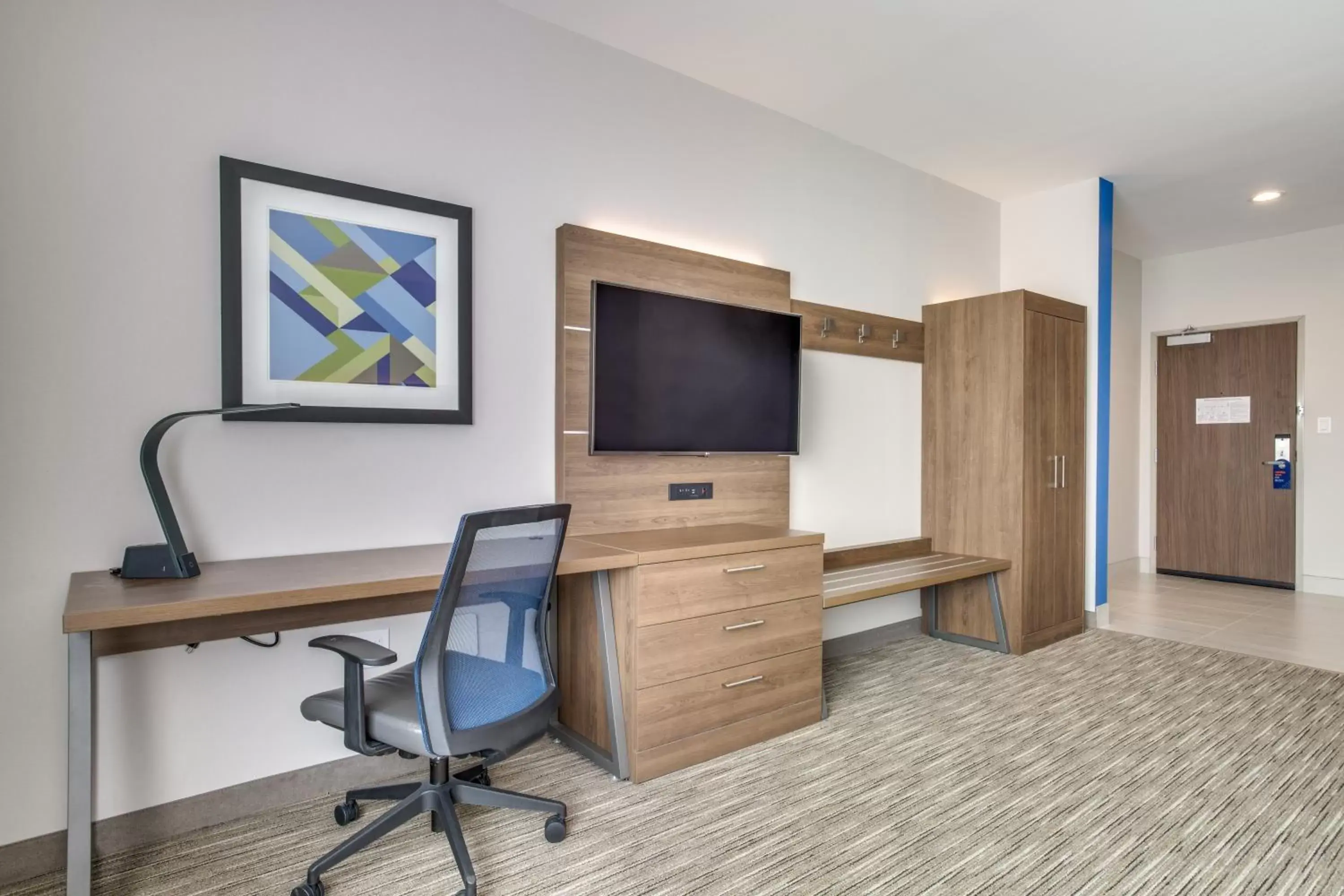 Suite - Mobility Access/Hearing Accessible in Holiday Inn Express & Suites - Denton South by IHG Suite - Mobility Access/Hearing Accessible in Holiday Inn Express & Suites - Denton South by IHG