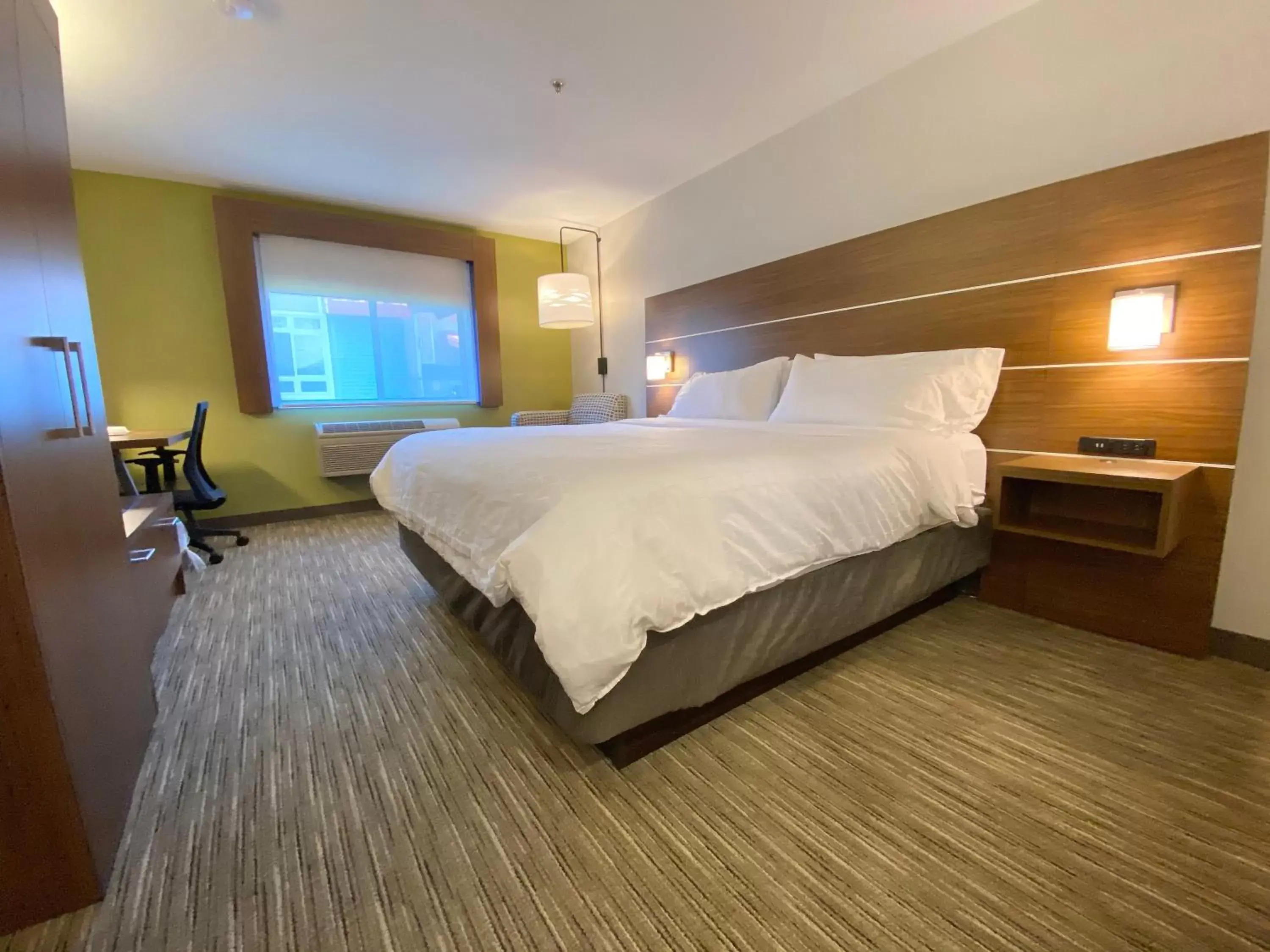 Photo of the whole room, Bed in Holiday Inn Express Park City, an IHG Hotel