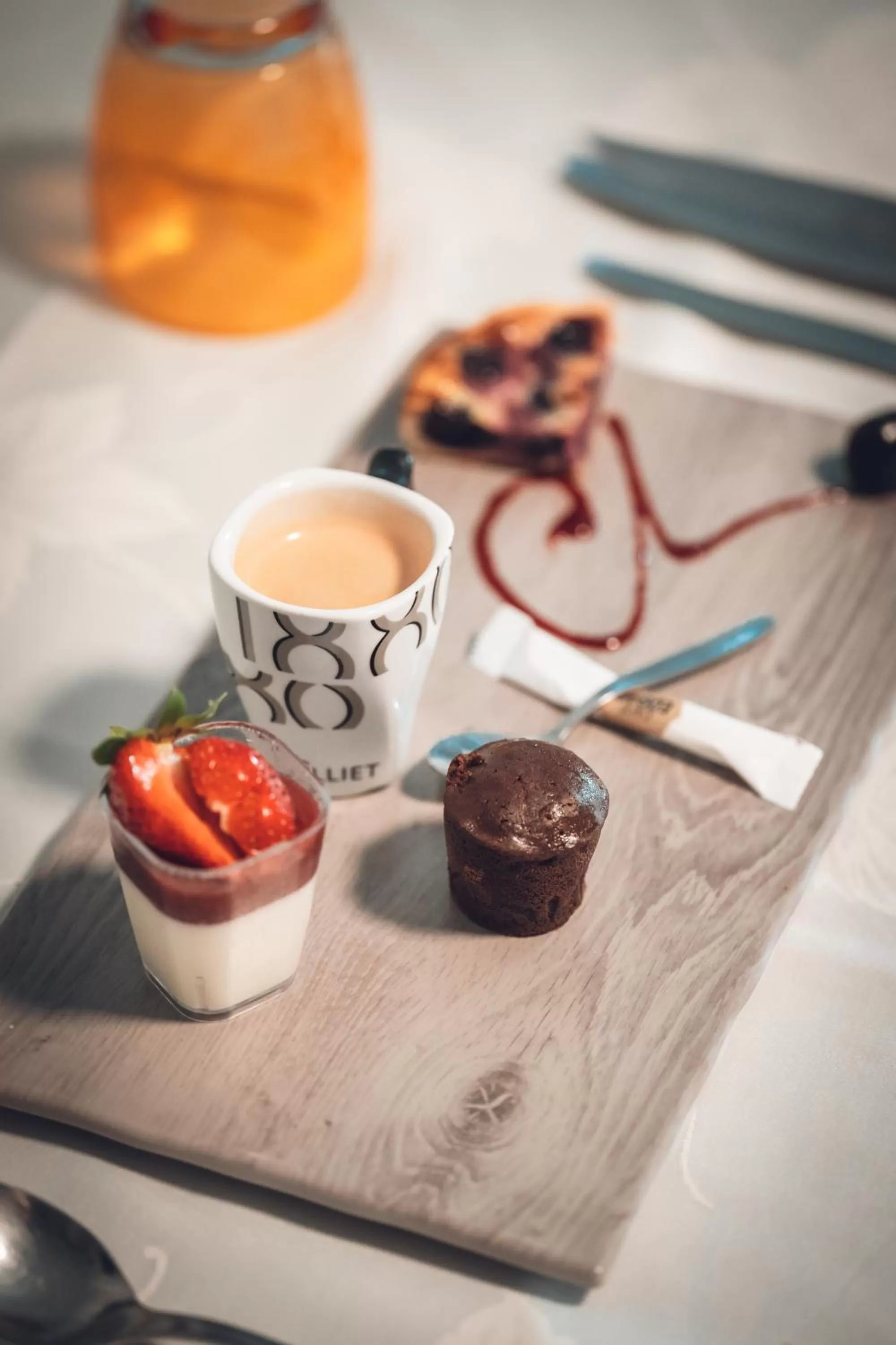 Food and drinks in Logis Hôtel Vuillot