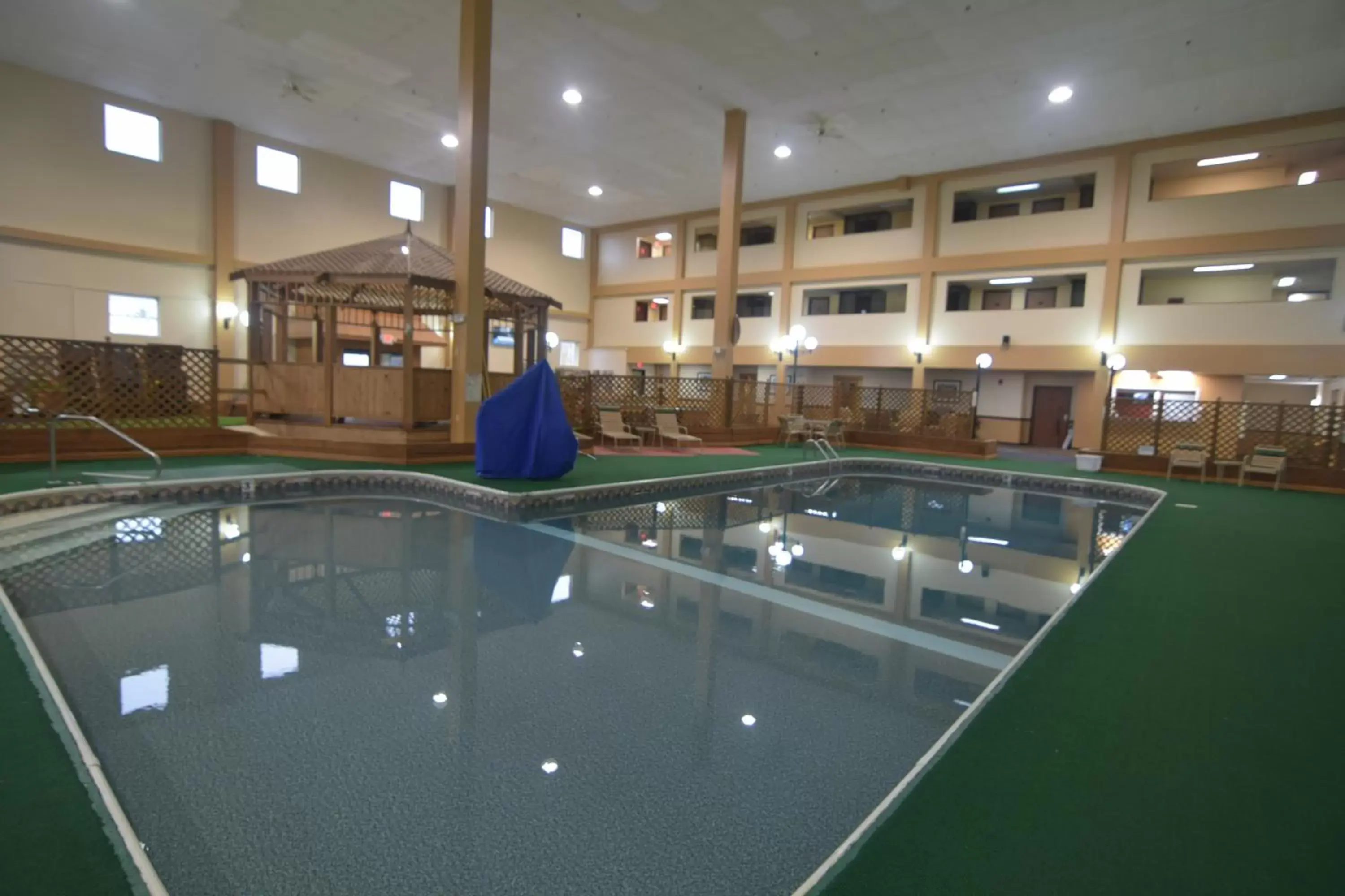 Swimming Pool in Katahdin Inn & Suites