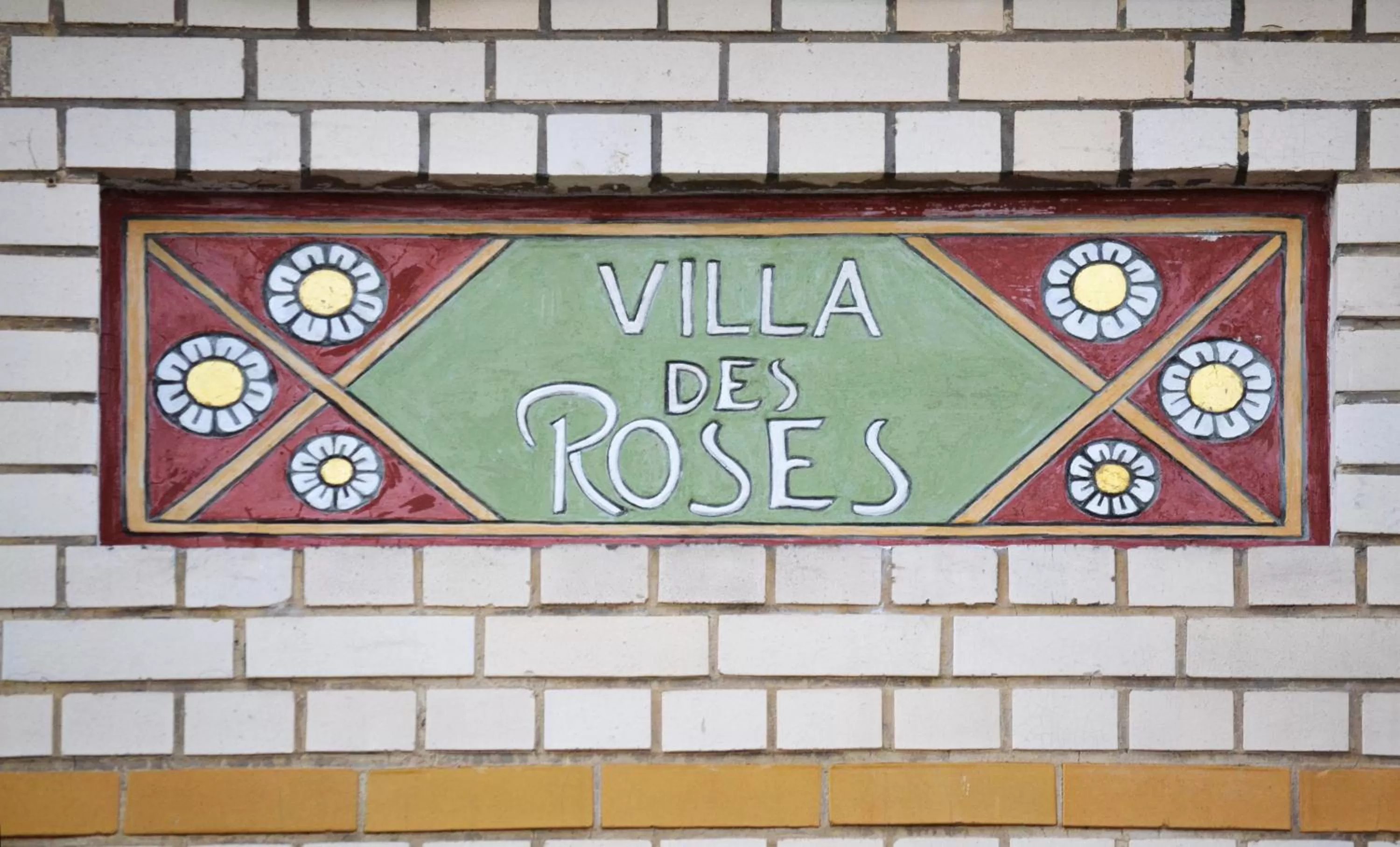 Decorative detail in Villa des Roses Voltaire