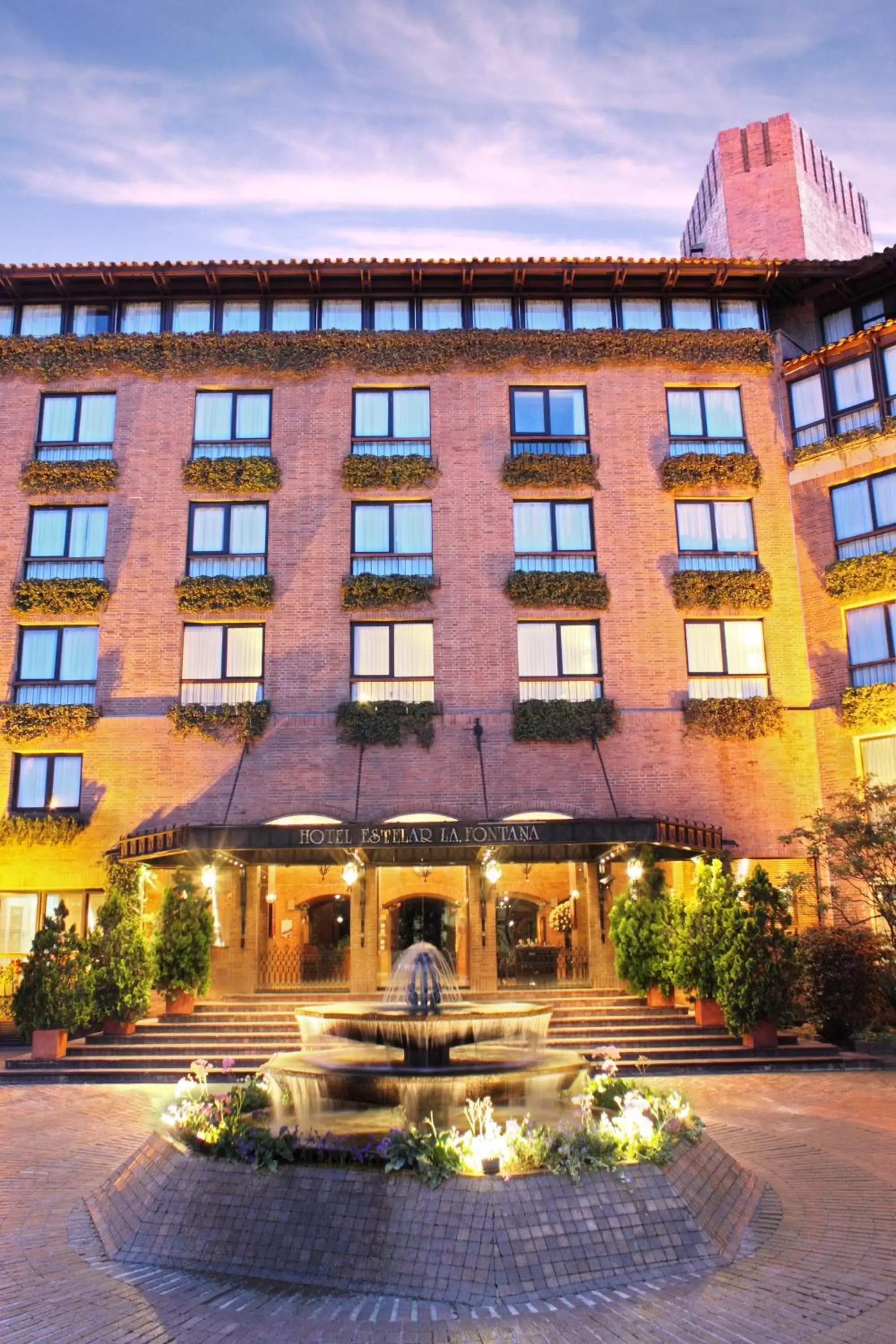 Facade/entrance, Property Building in Hotel Estelar La Fontana