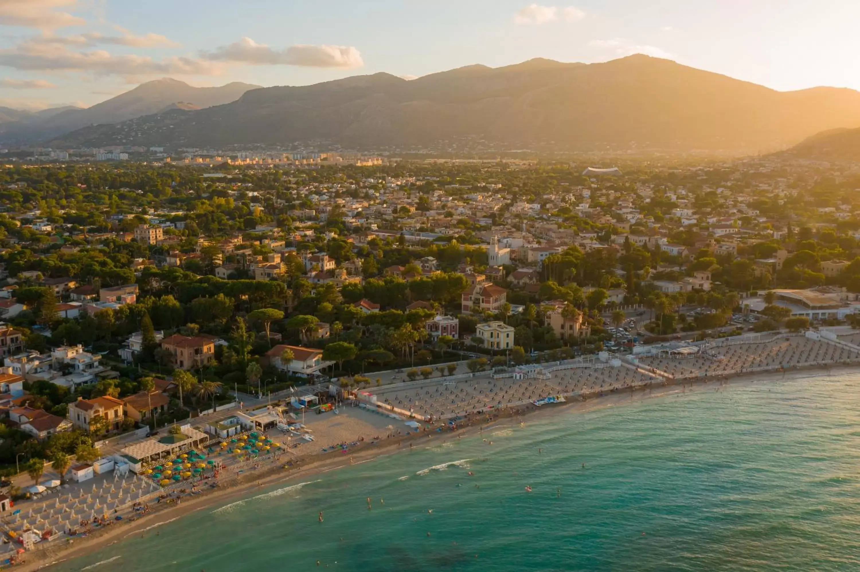 Bird's-eye View in 120 Rodionoff Palermo Centro - Ben collegato con l'aeroporto, la spiaggia di Mondello