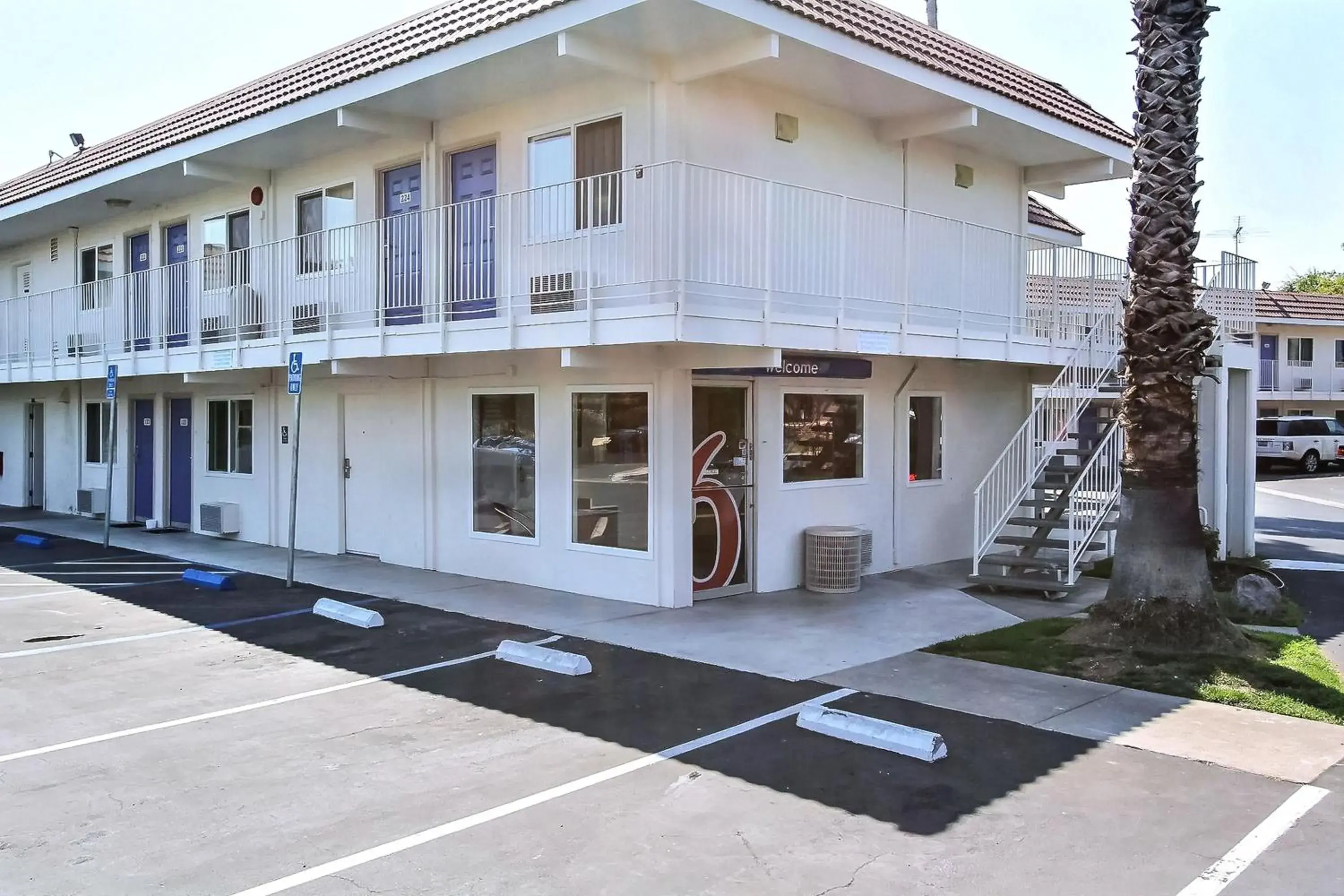 Facade/entrance, Property Building in Motel 6-Campbell, CA - San Jose