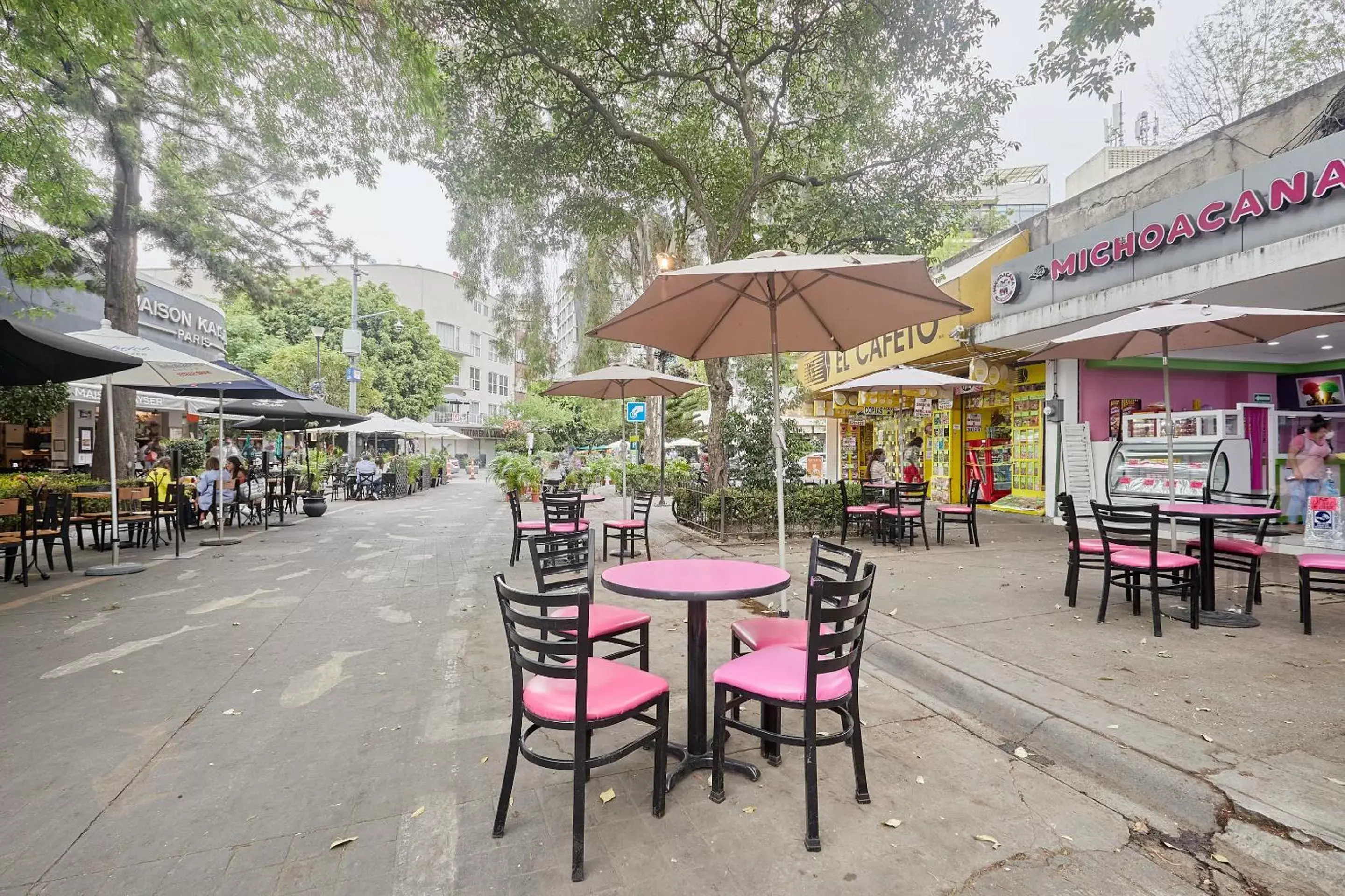 Neighbourhood, Restaurant/Places to Eat in Sonder Casa Tais