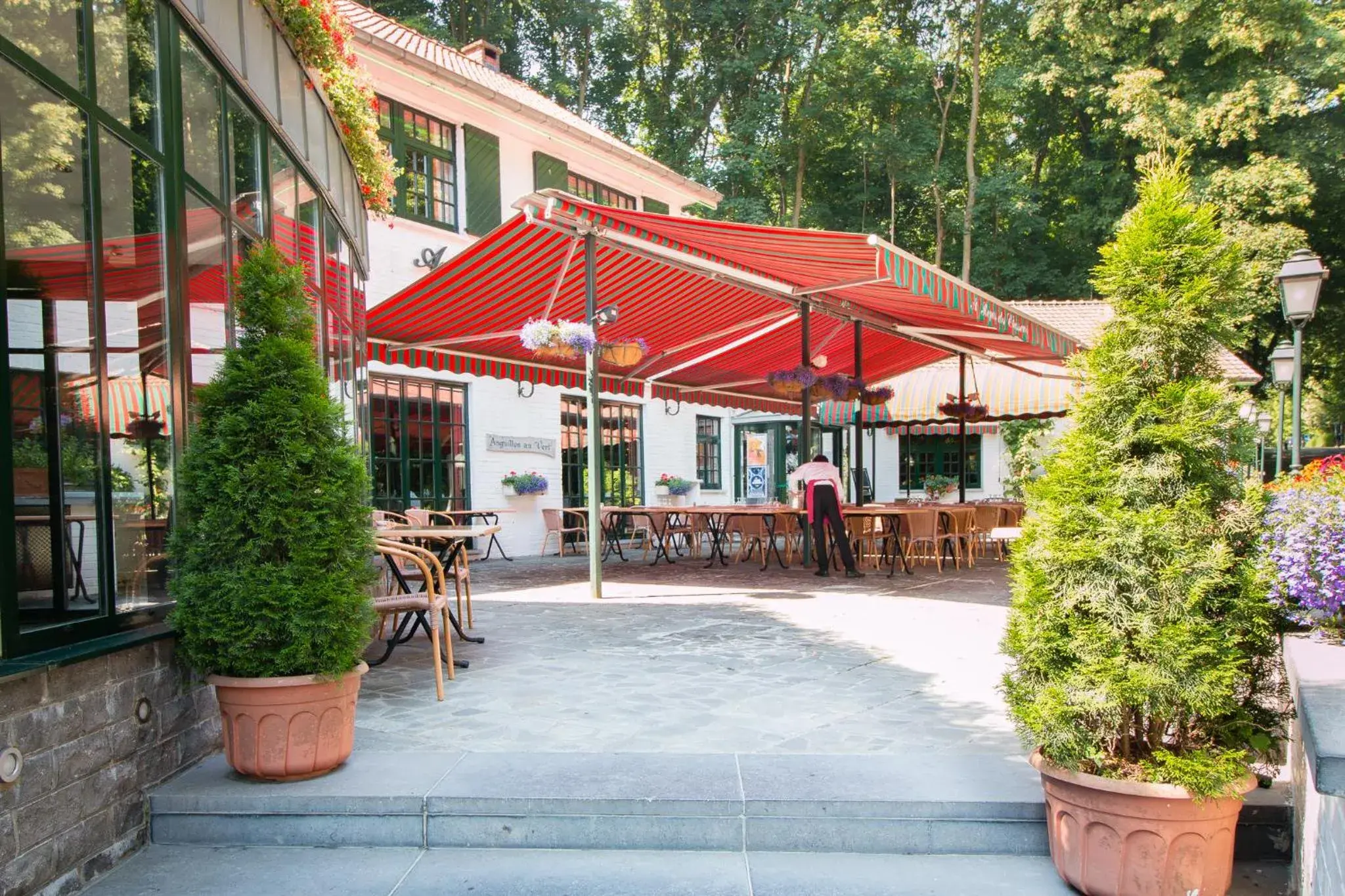 Patio, Property Building in Hotel Au Repos Des Chasseurs