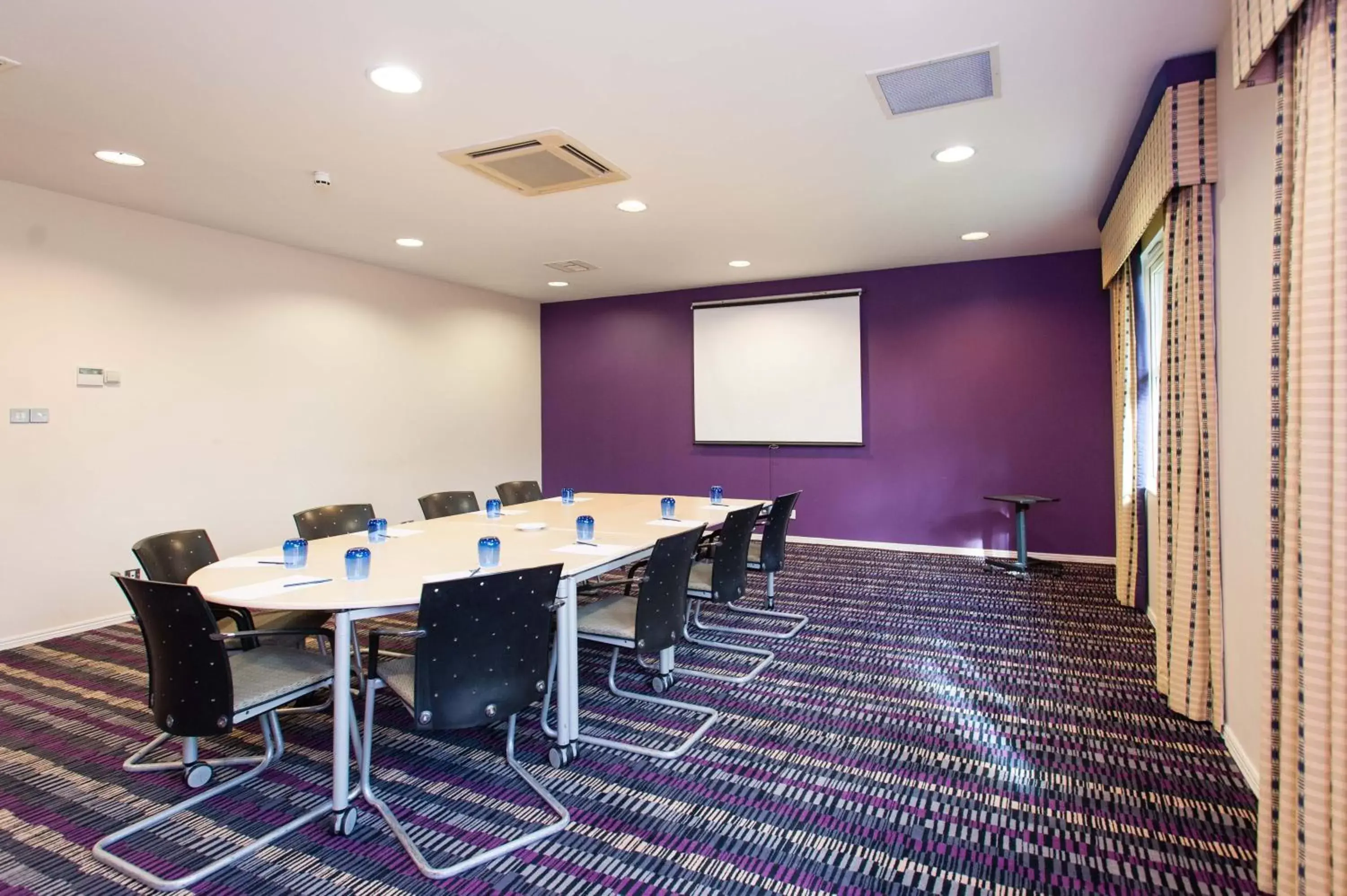 Meeting/conference room in Holiday Inn Darlington - NORTH A1M, JCT.59, an IHG Hotel