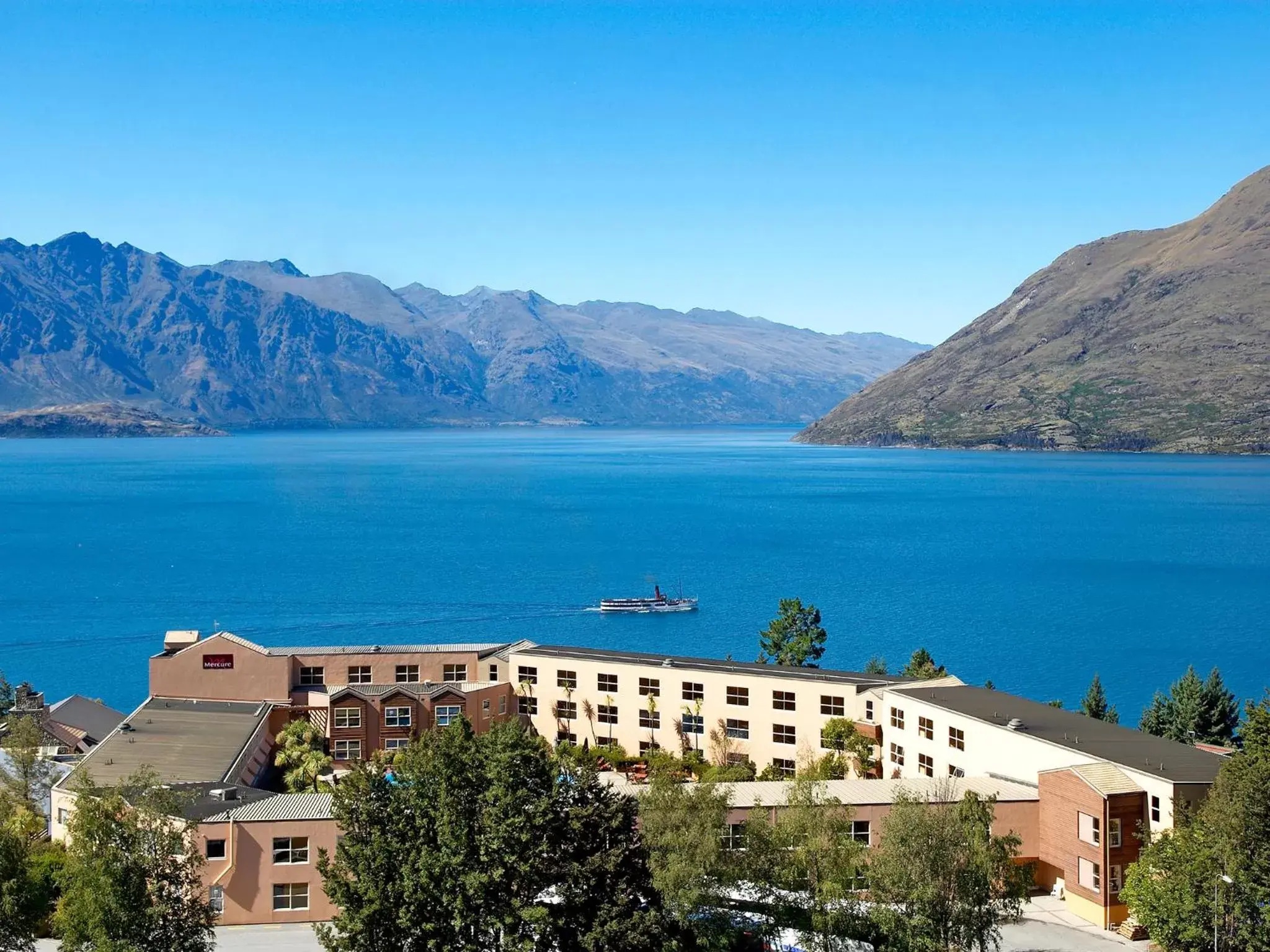 Lake view in Mercure Queenstown Resort