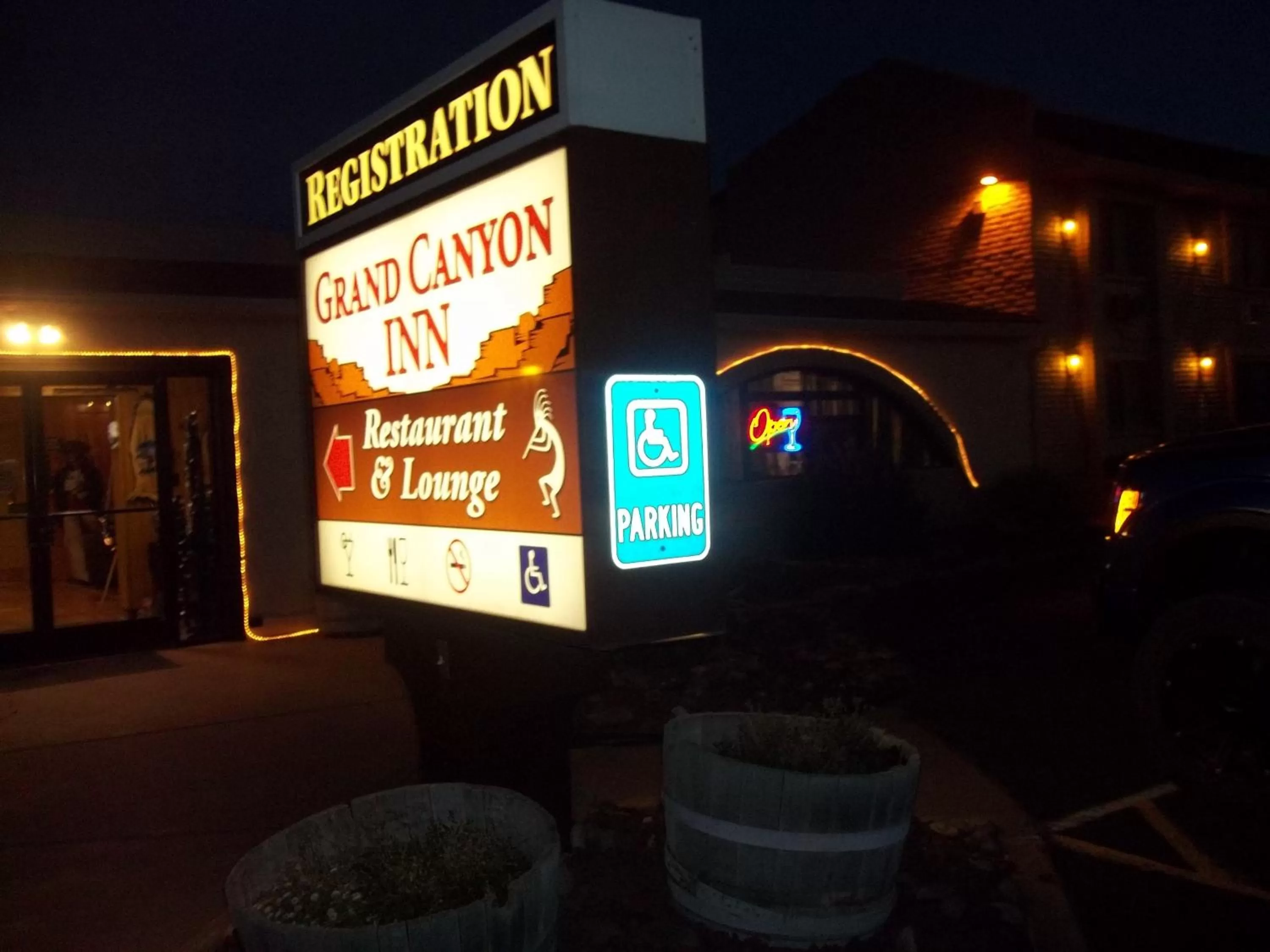 Facade/entrance in Grand Canyon Inn and Motel - South Rim Entrance