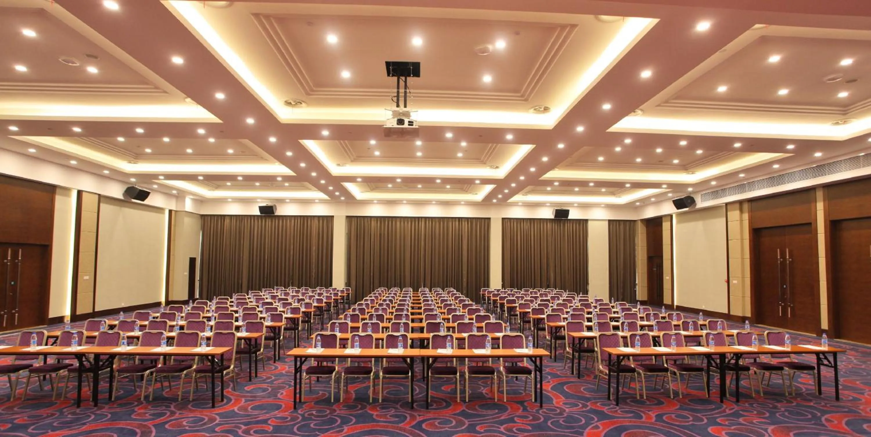 Meeting/conference room in Holiday Inn Express Hefei South, an IHG Hotel