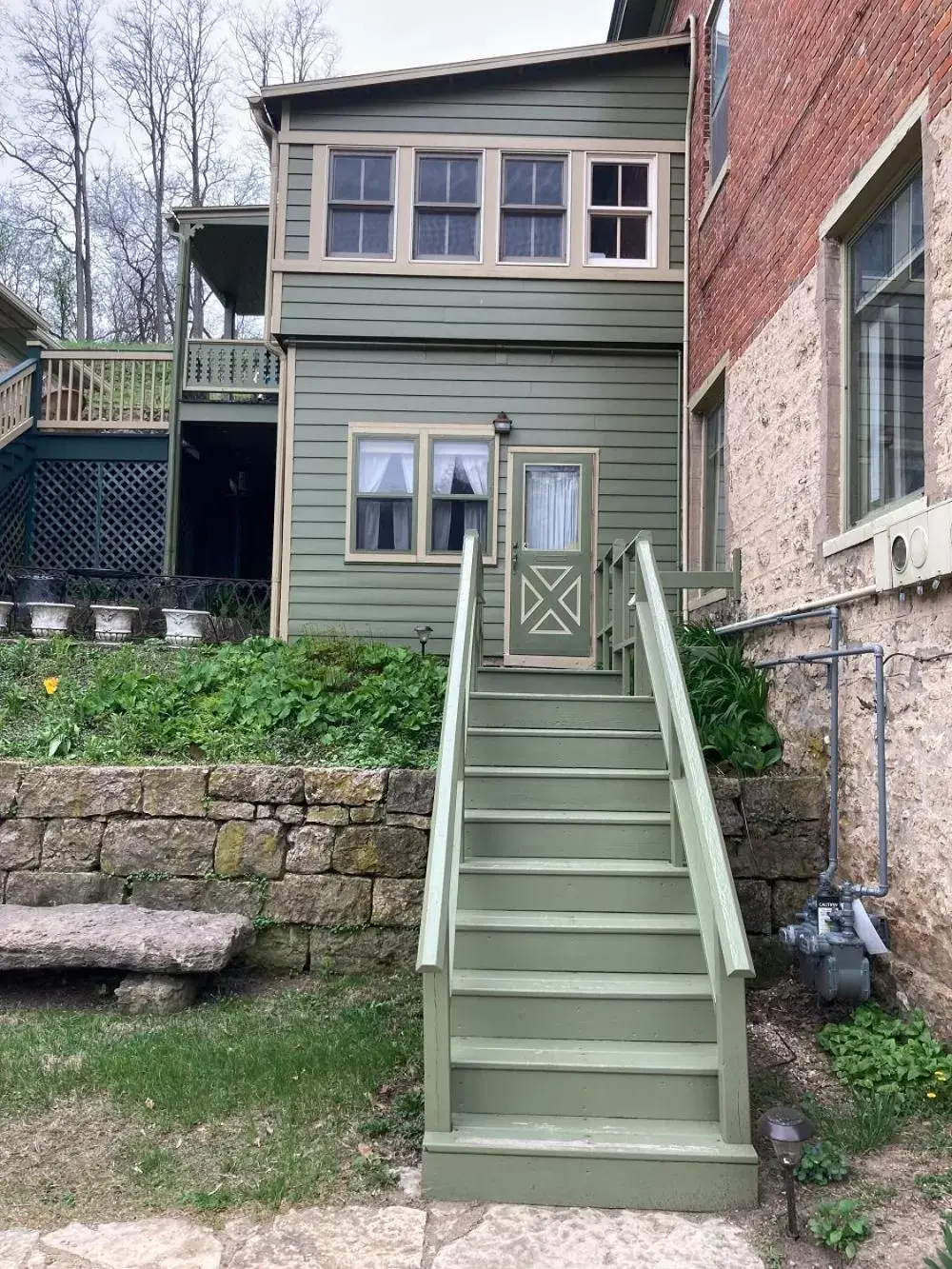 Property Building in Abe's Spring Street Guest House