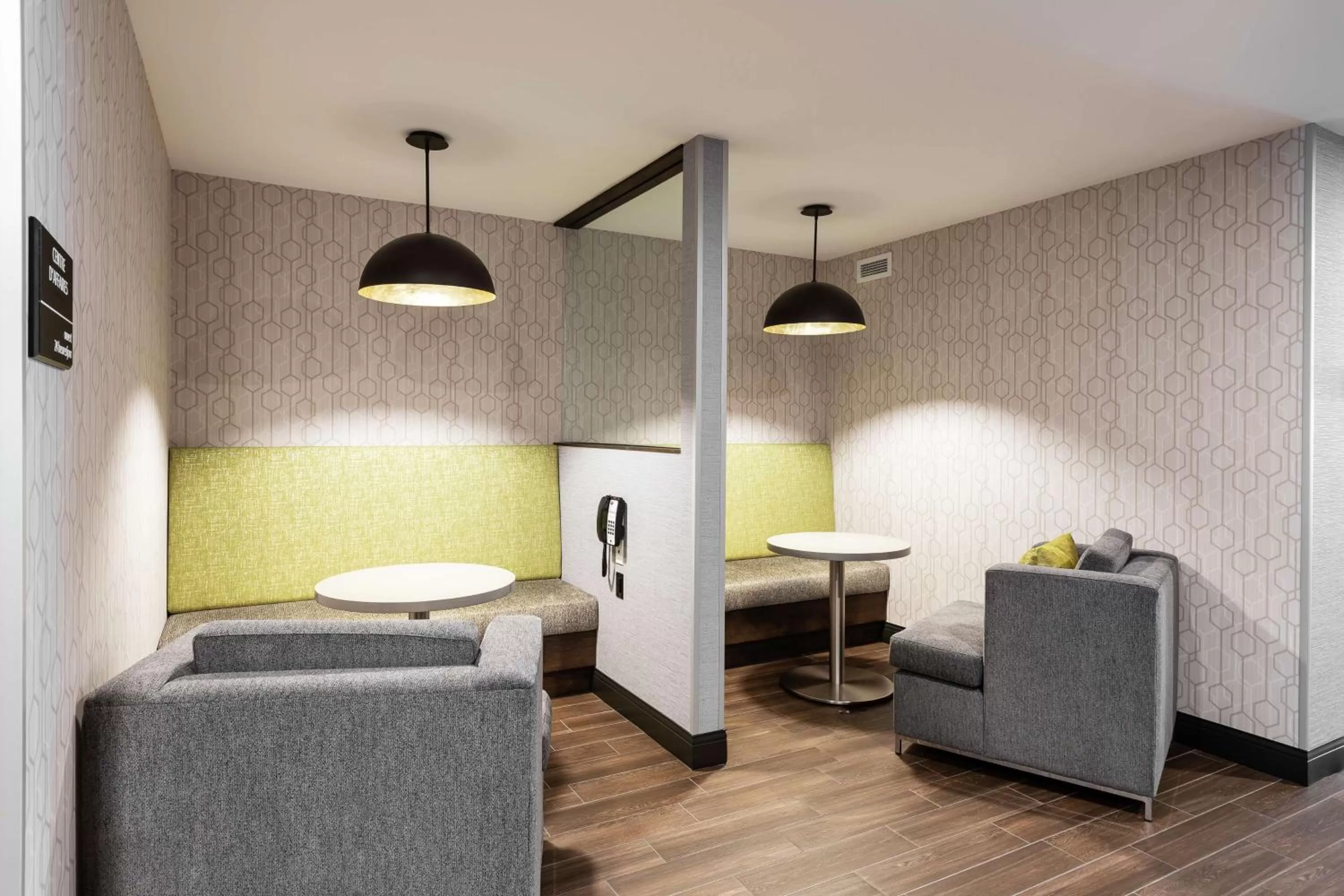 Business facilities, Bed in Hampton Inn & Suites by Hilton Québec - Beauport