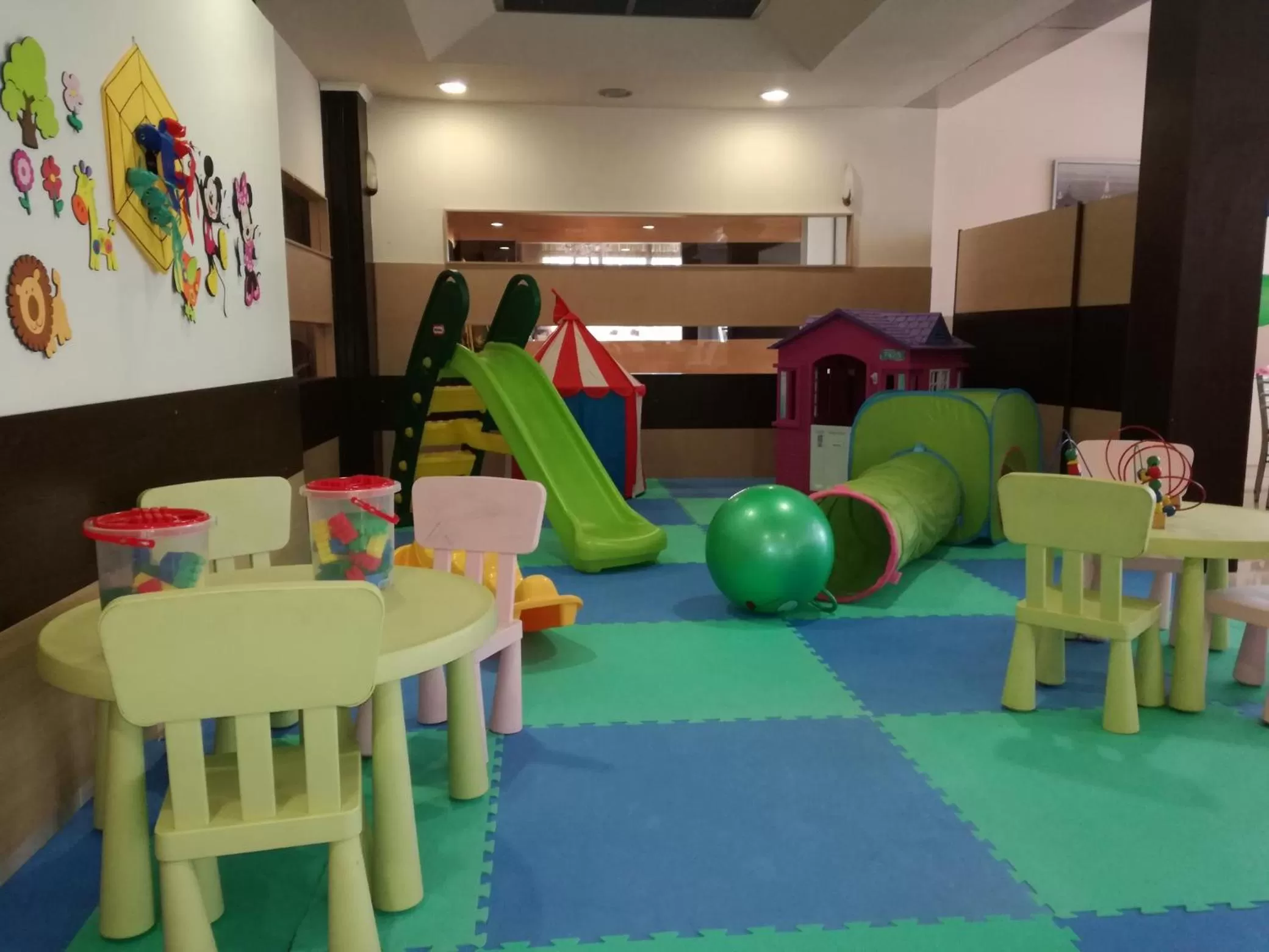 Children play ground in Four Seasons Hotel