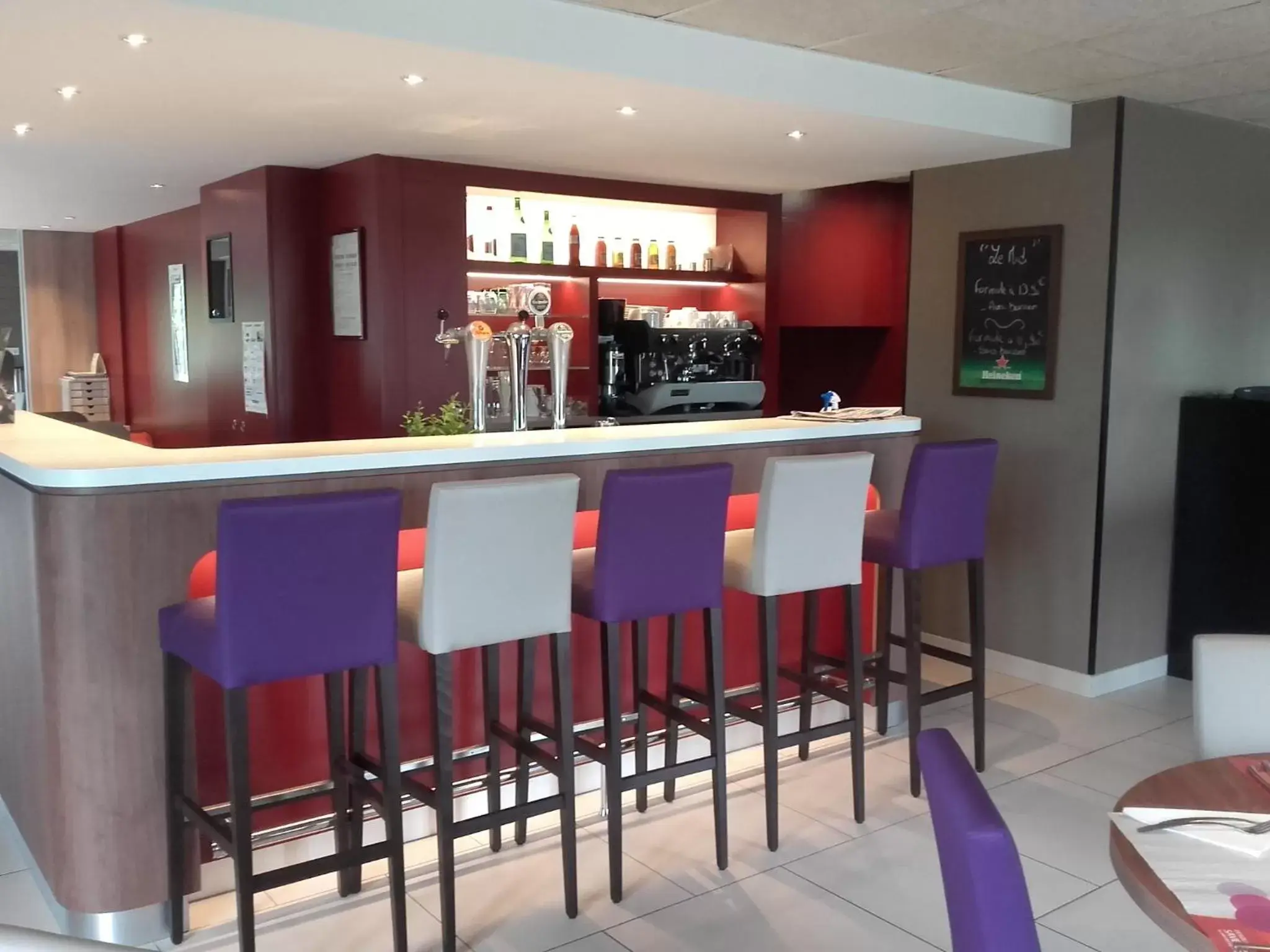 Decorative detail, Lounge/Bar in Campanile Sablé-Sur-Sarthe Vion